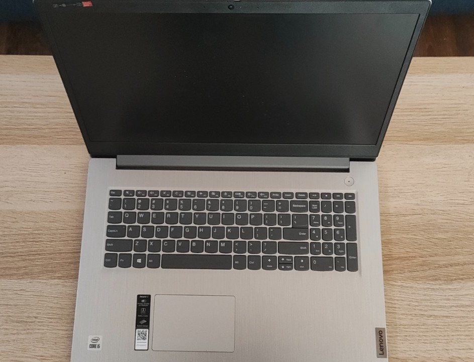 Lenovo IdeaPad 3 17IIL05 17.3” (512GB SSD, Intel Core i5-1035G1, 8GB RAM)