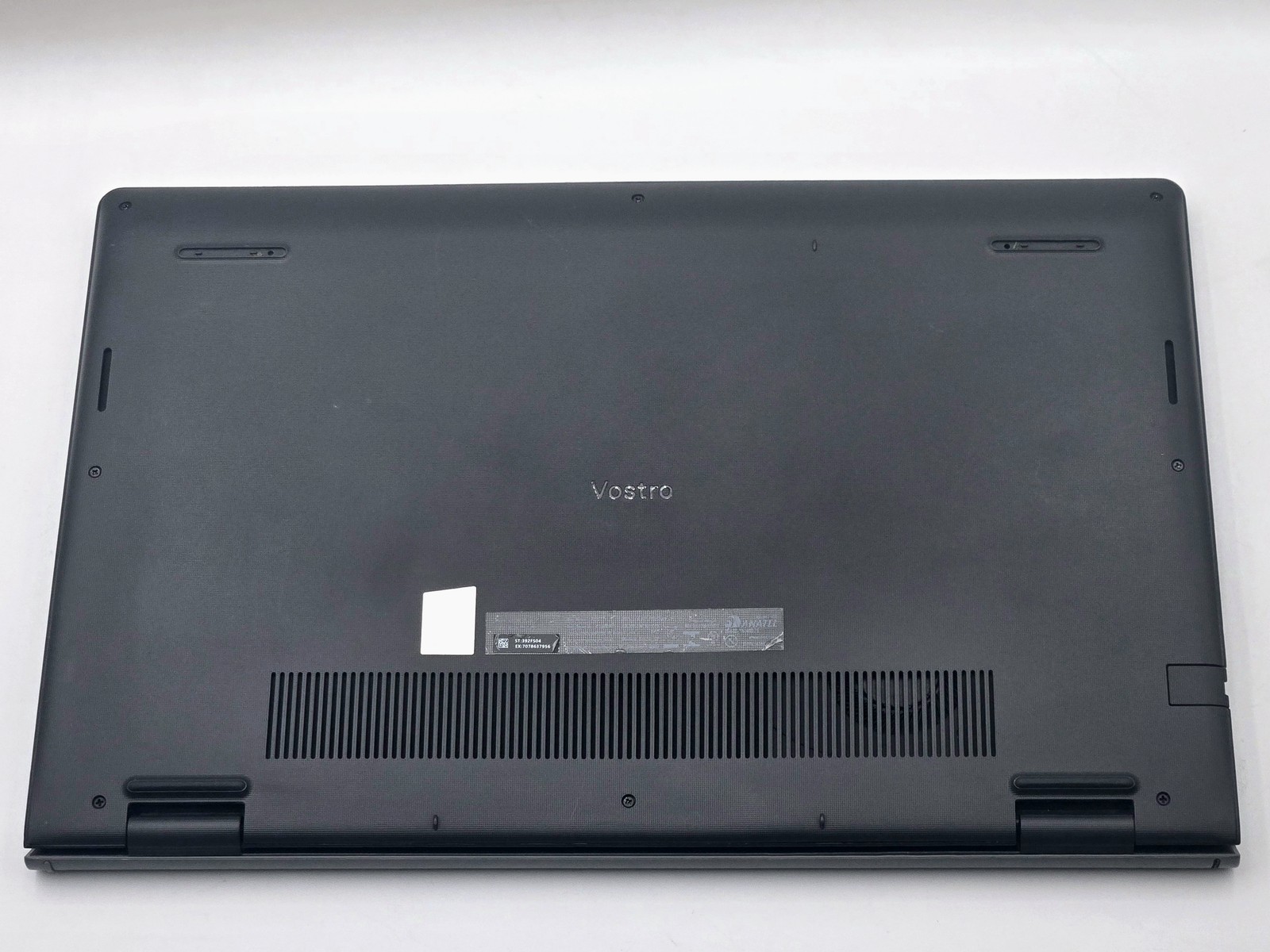 Dell Vostro 3520 15.6 Core i7-1255U 16GB 512GB SSD W11 Grade D