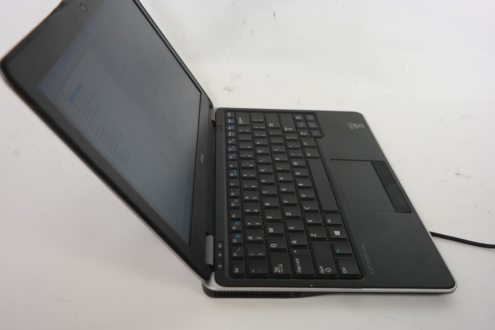 Dell Latitude E7240- intel i5 – 4GB RAM – No HDD – Boots to bios