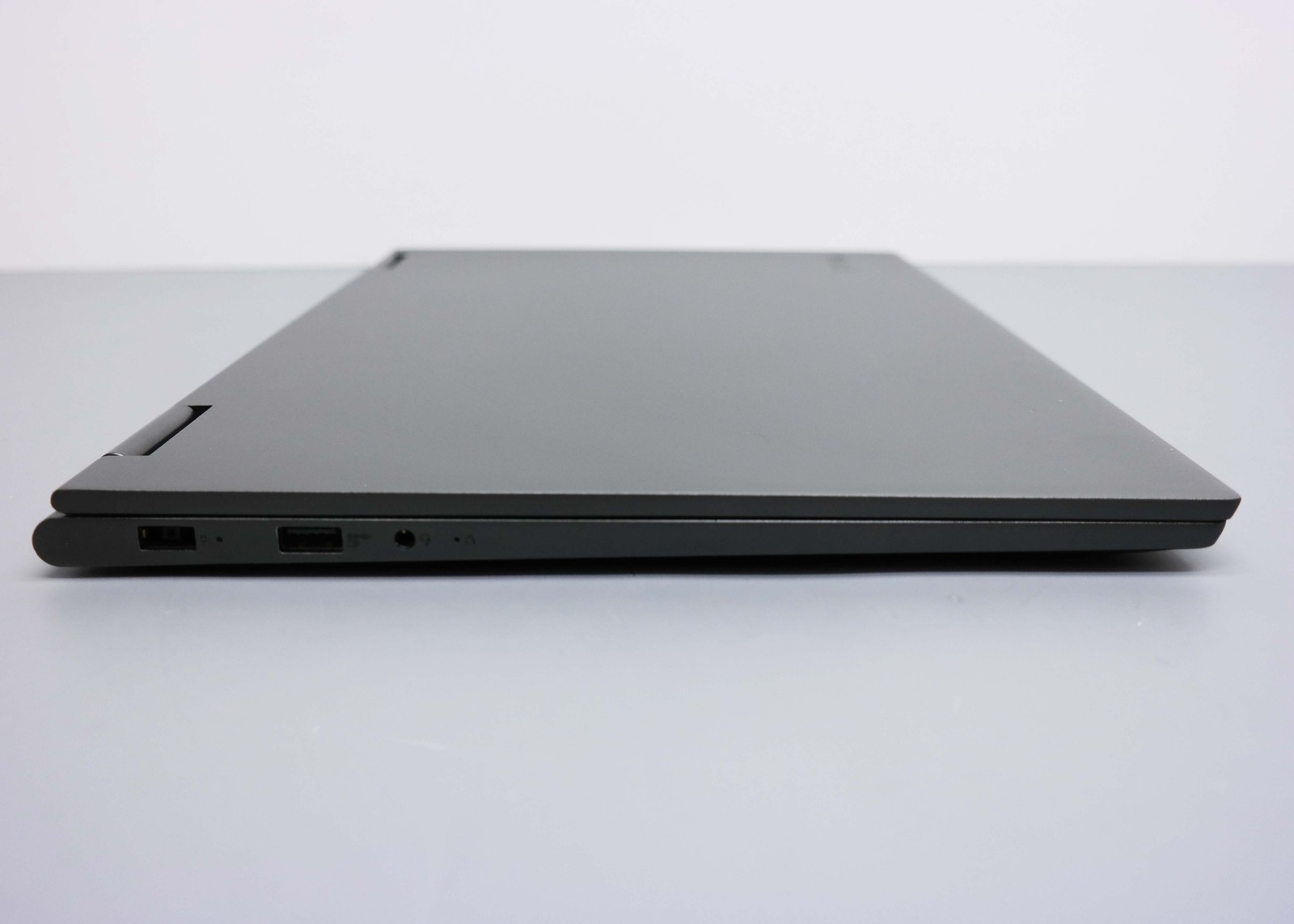 Lenovo Yoga 730 15.6″ Core i5-8250U 8GB 256GB SSD