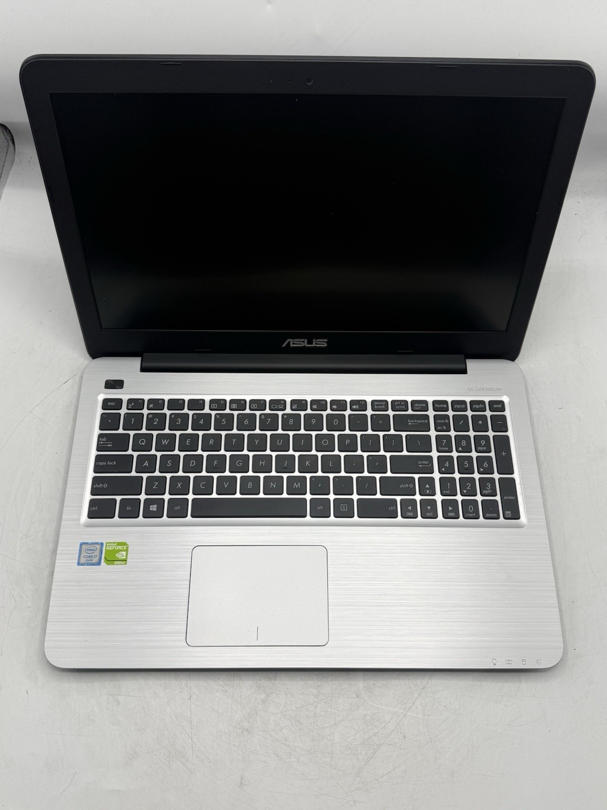 ASUS X556UR-FB72 15.6” Intel i7-6500U 2.50GHz 8GB RAM 930MX READ