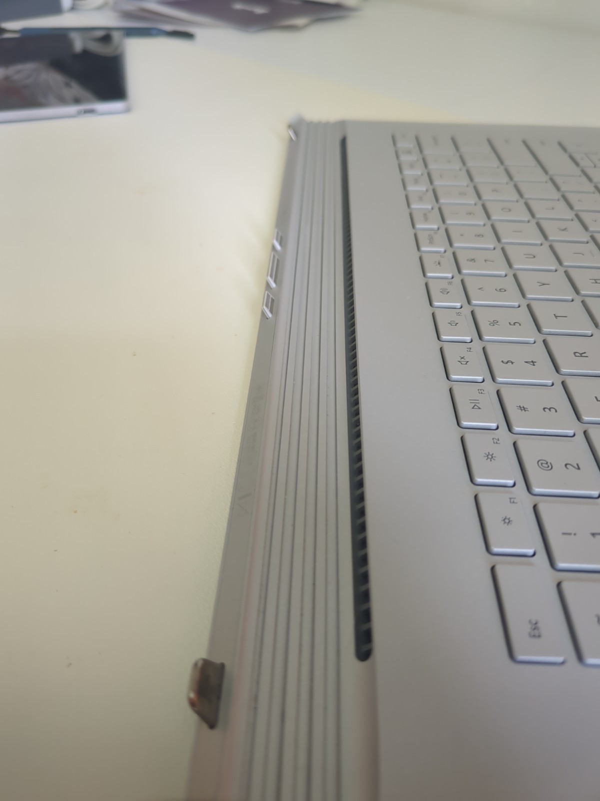 Microsoft Surface Book 2 15″ (16/512GB, i7-8650U, Nvidia GTX 1060 Mobile)