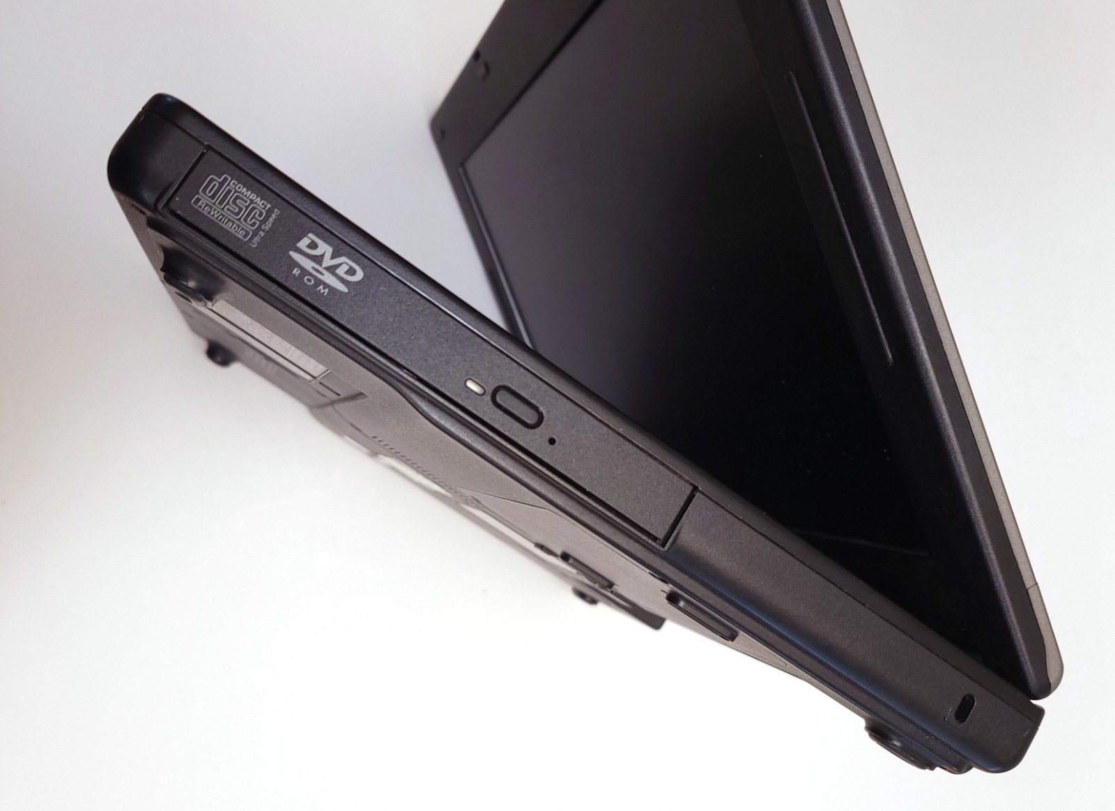 Dell Inspiron B130 w/ OEM Charger — Intel Celeron M 1.60GHz — NO OS/HDD/BATTERY