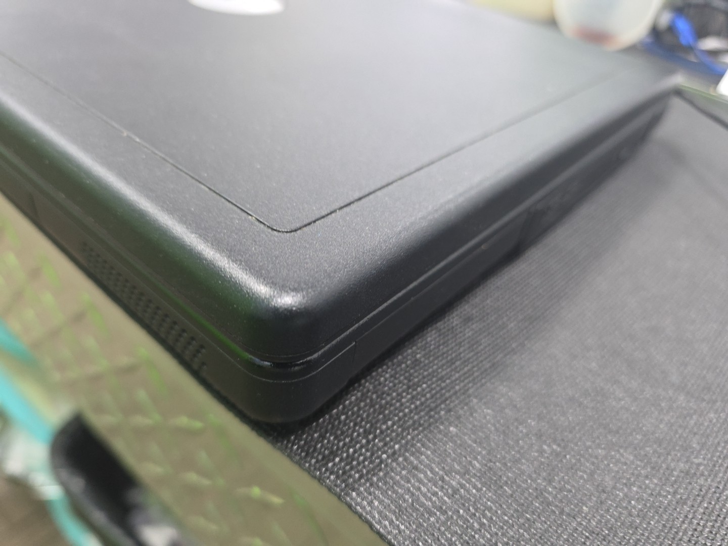 DELL INSPIRON 1000 – BOOTS TO BIOS – INTEL CELERON 2.2MHZ – 256MB RAM – READ -BB