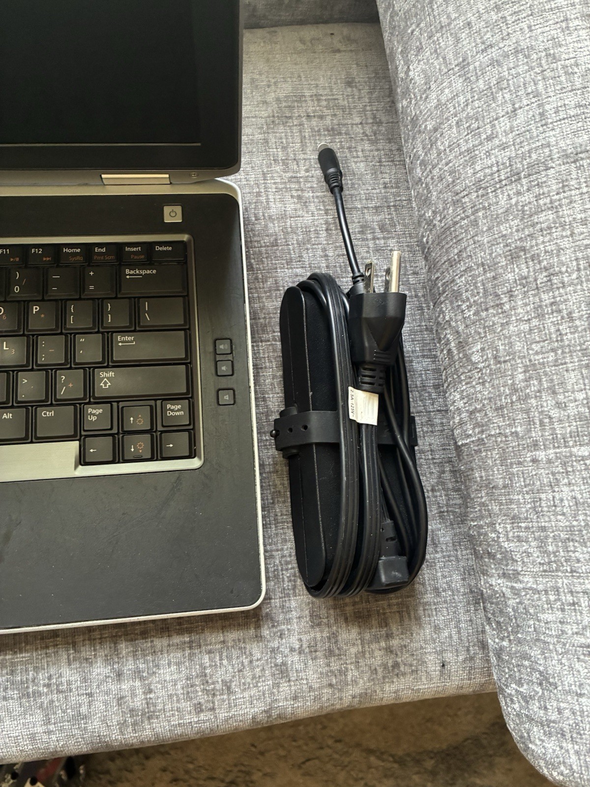 Dell Latitude E6430 14″ Laptop Windows 10 Pro Built-in Webcam Charger Included