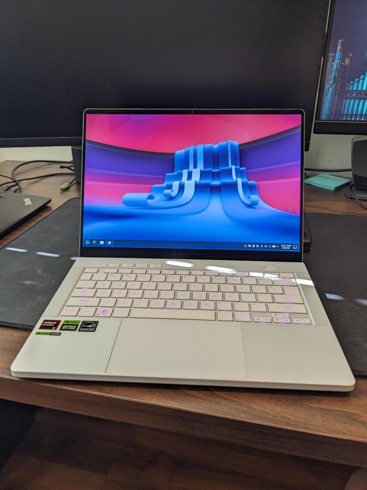 ROG Zephyrus G14 (2024) OLED | RTX 4060, 16GB LPDDR5X, Ryzen 9 8945HS, 1TB SSD