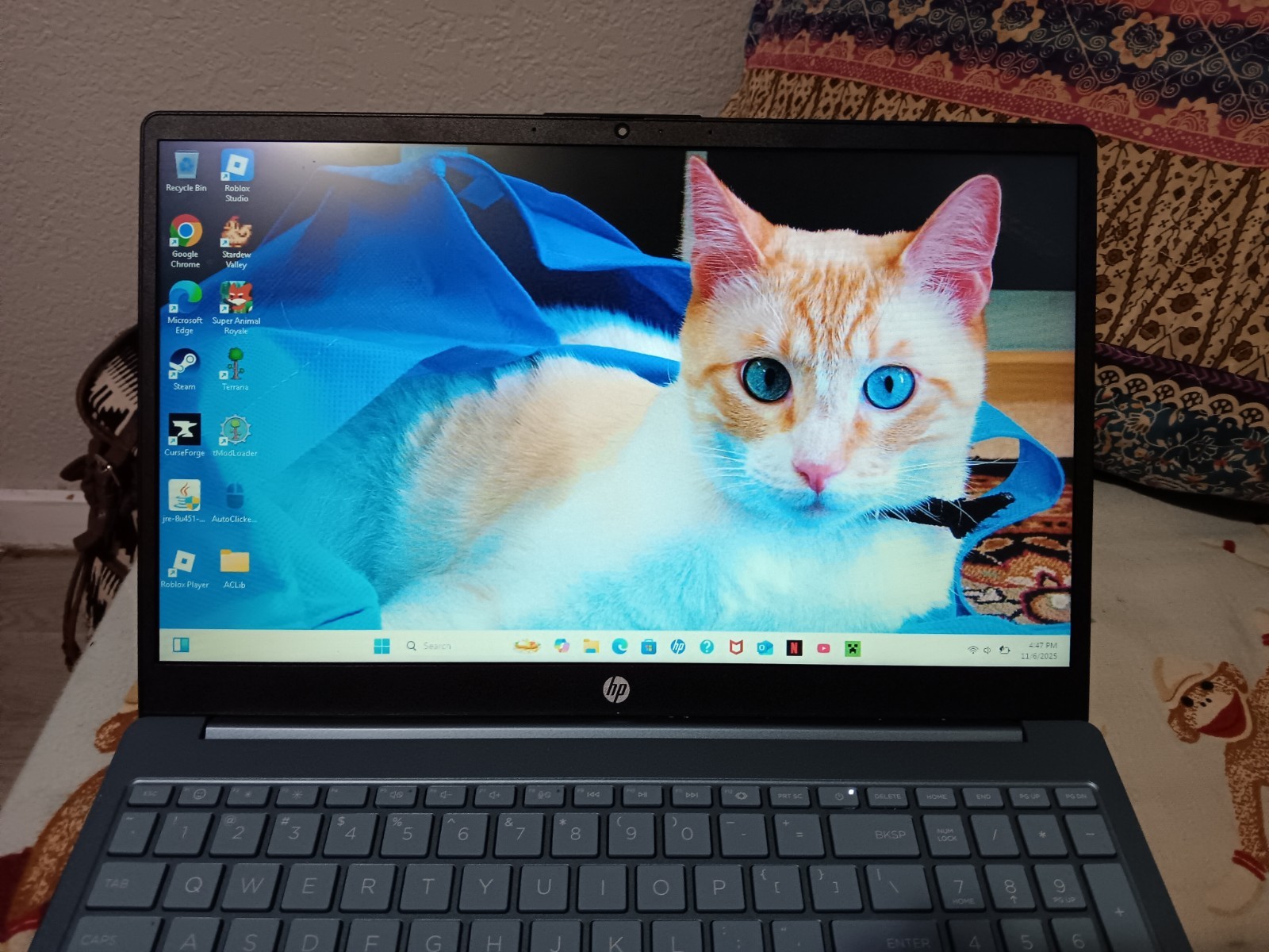 HP laptop 15-fd0xxx intel core i3 238 GB – 8 GB RAM