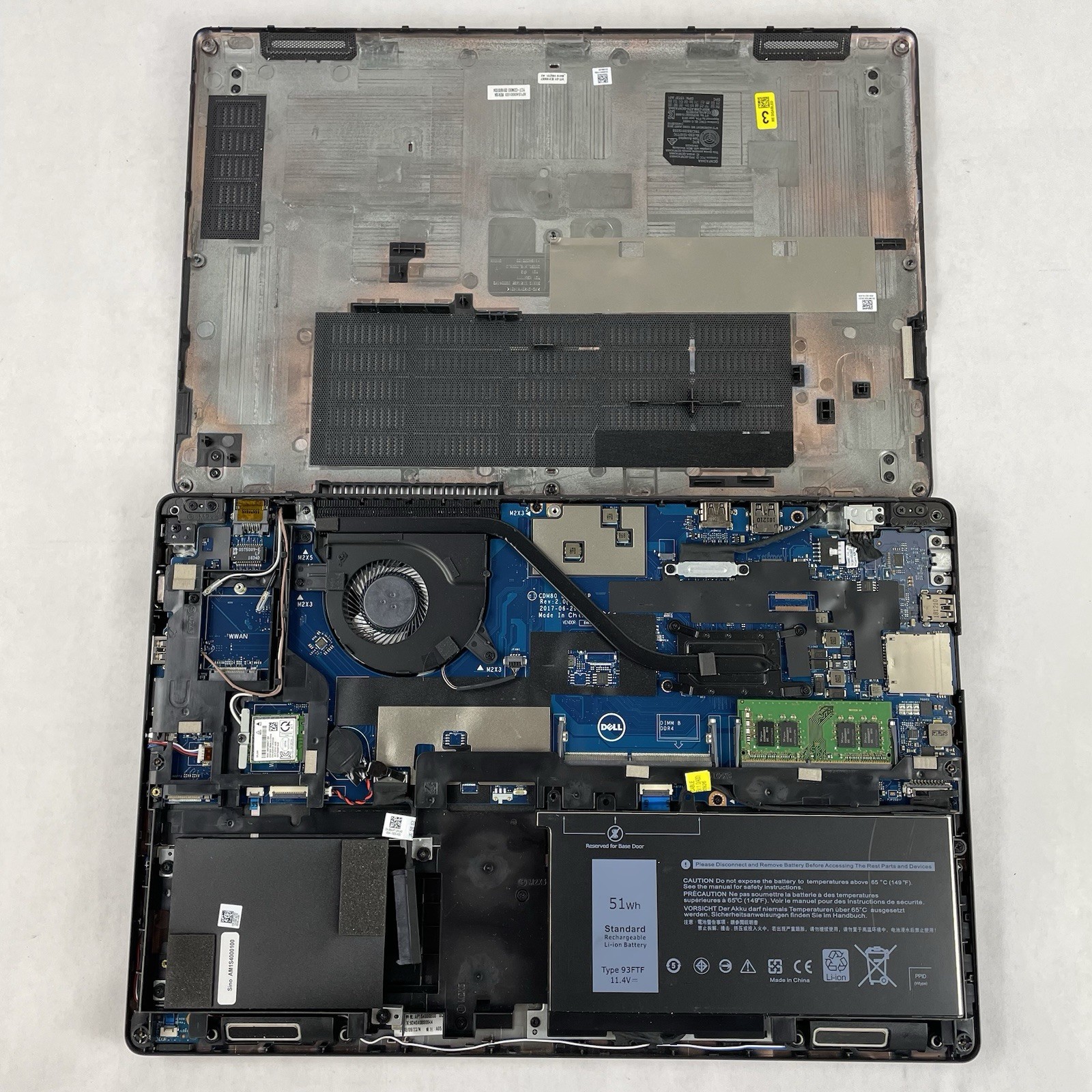 Dell Latitude 5580 15.6″ i5-6300U 2.40 GHz 8 GB RAM No SSD No OS No AC