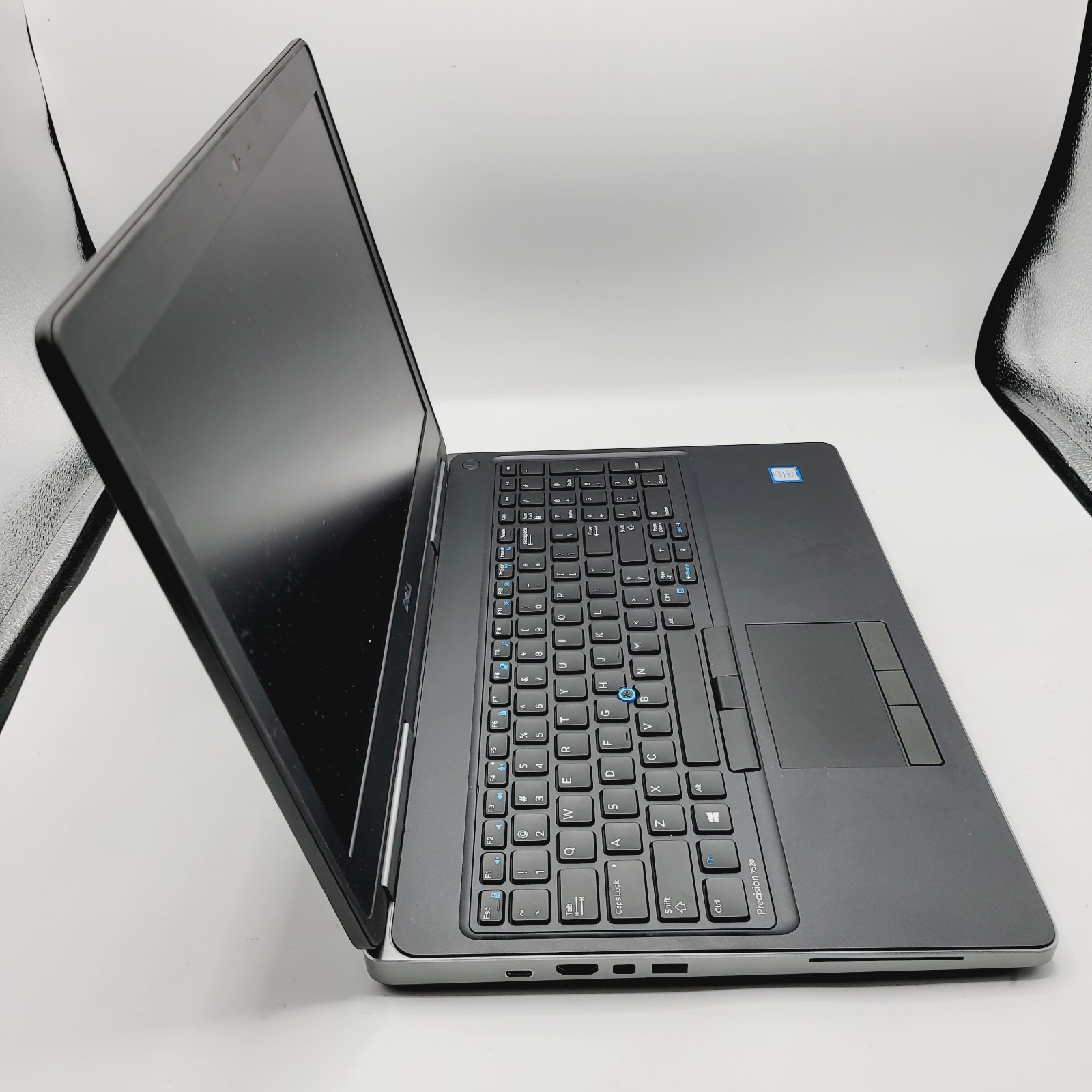 Dell Precision 7520 I7 7820HQ 32GB No HDD 15.6″ Radeon Pro 2GB – ***Boot to Bios
