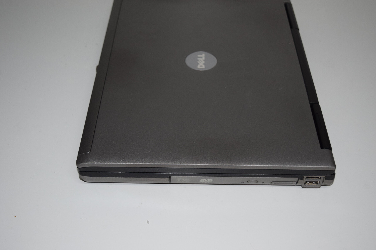 Complete Dell Latitude D820 15.4″ WUXGA LCD/NVIDIA GPU/2.00GHz/4GB/500GB/SERIAL