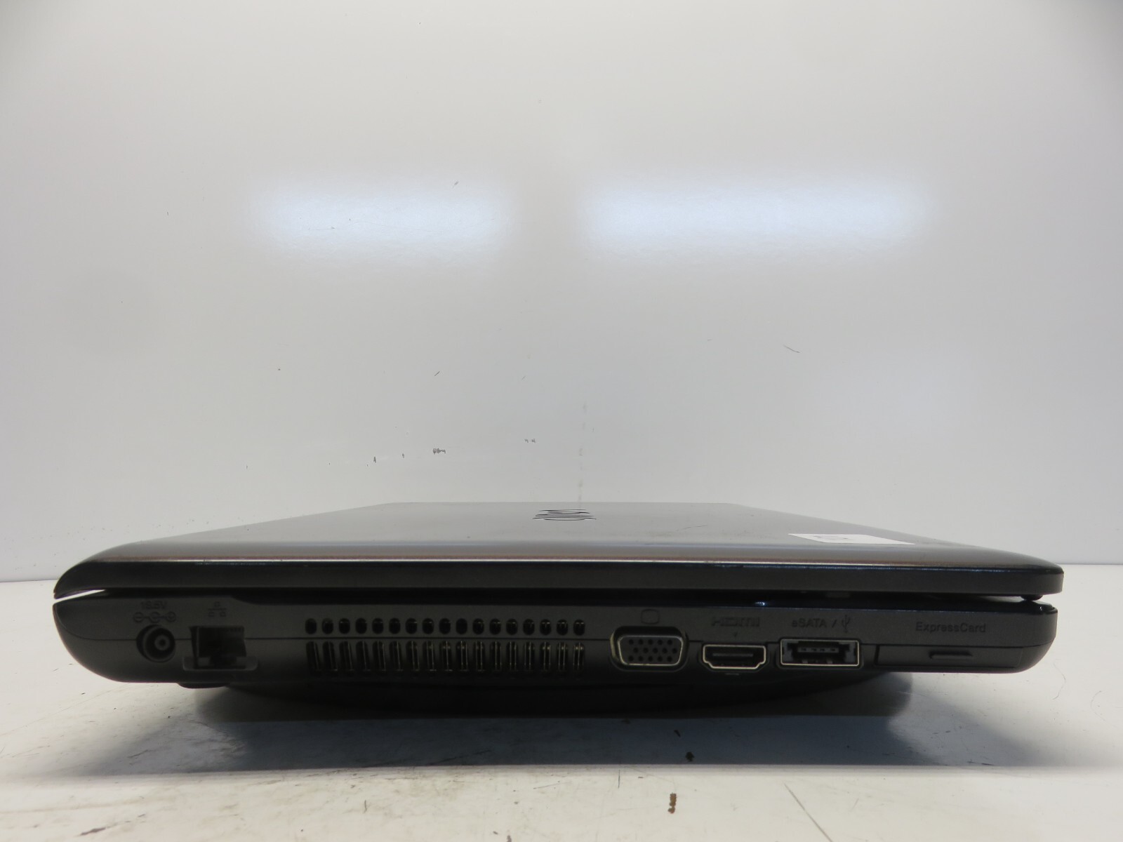 Sony Vaio PCG-71312L Intel i3-330M 2.13GHz 4 GB NO HDD No Batt