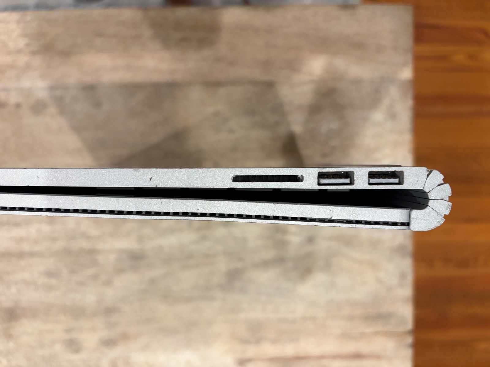 Microsoft Surface Book 2 1832 13.5″ i5 8350U 1.70GHz/ 8GB / 256GB SSD / Adapter