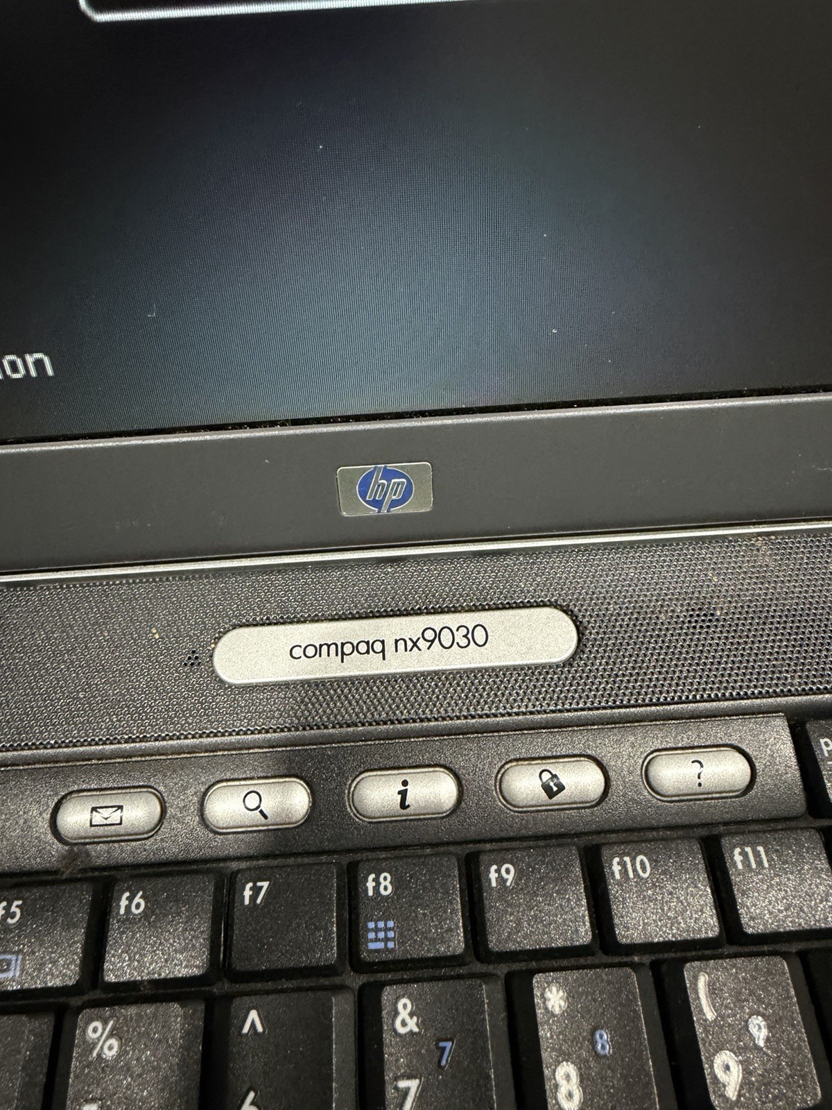 HP Compaq nx9030 Laptop Intel Centrino Windows XP Excellent Condition No Charger