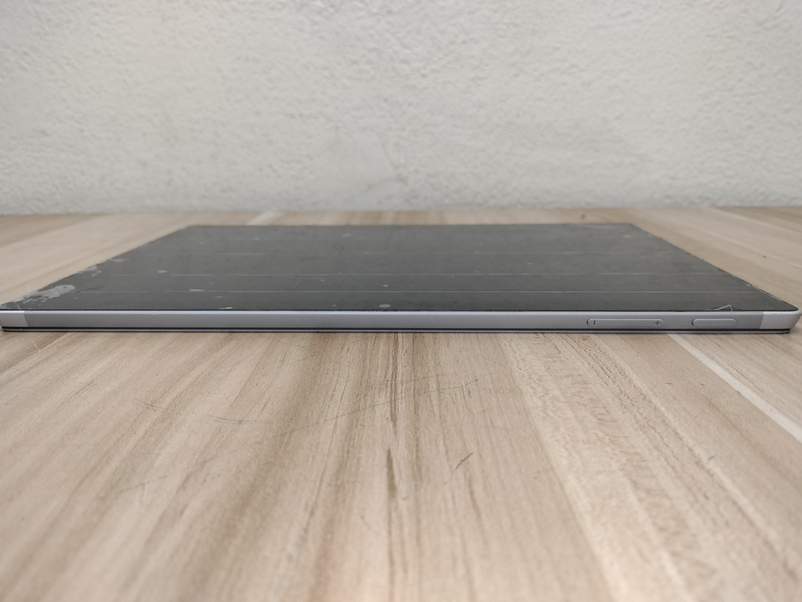 Microsoft Surface Pro 1796 12″ Touch Intel i7-7660U 2.50GHz 8GB 256B SSD