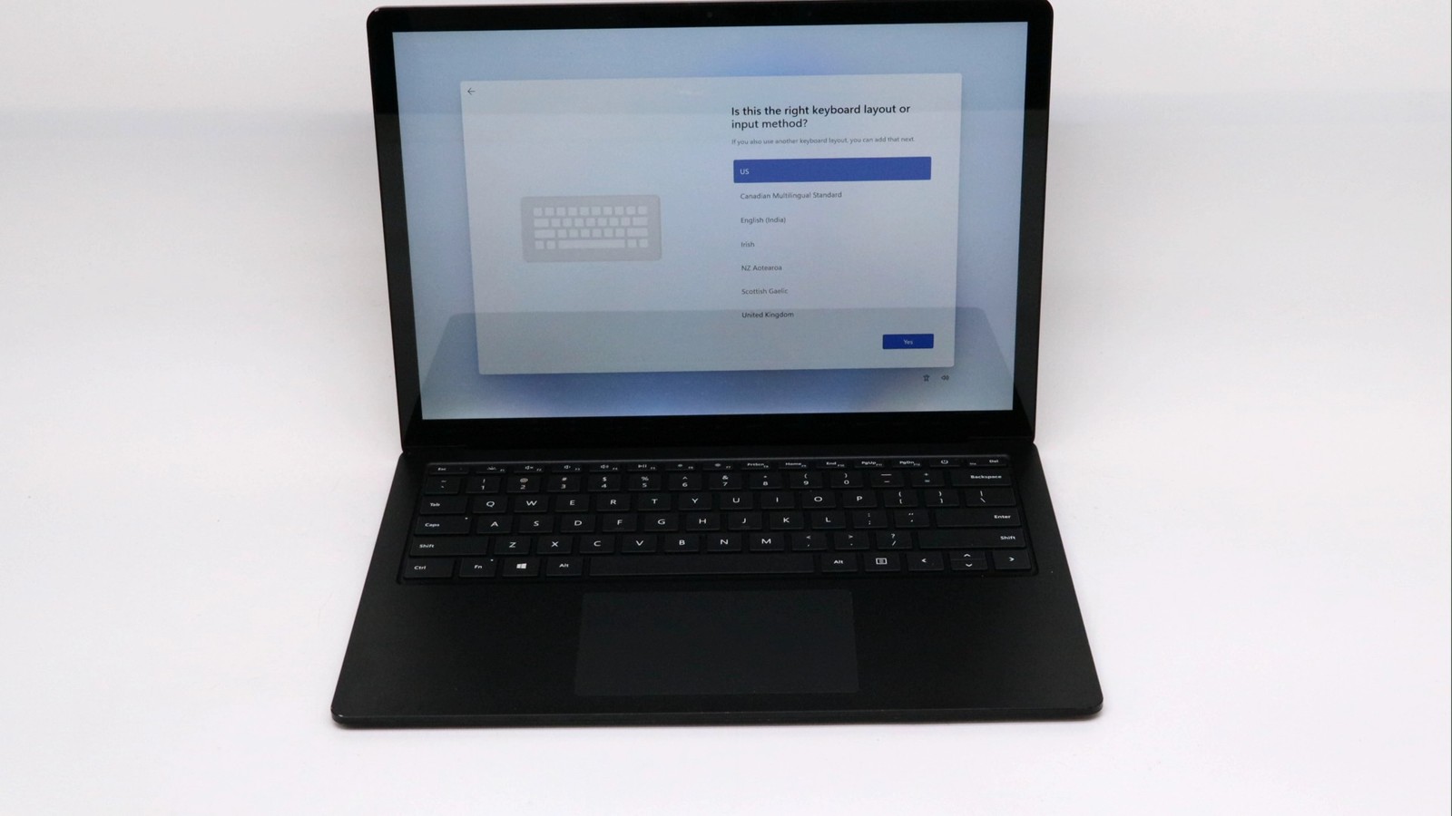Microsoft Surface Laptop 3 14″ i7-1065g7 16GB 512GB – Good