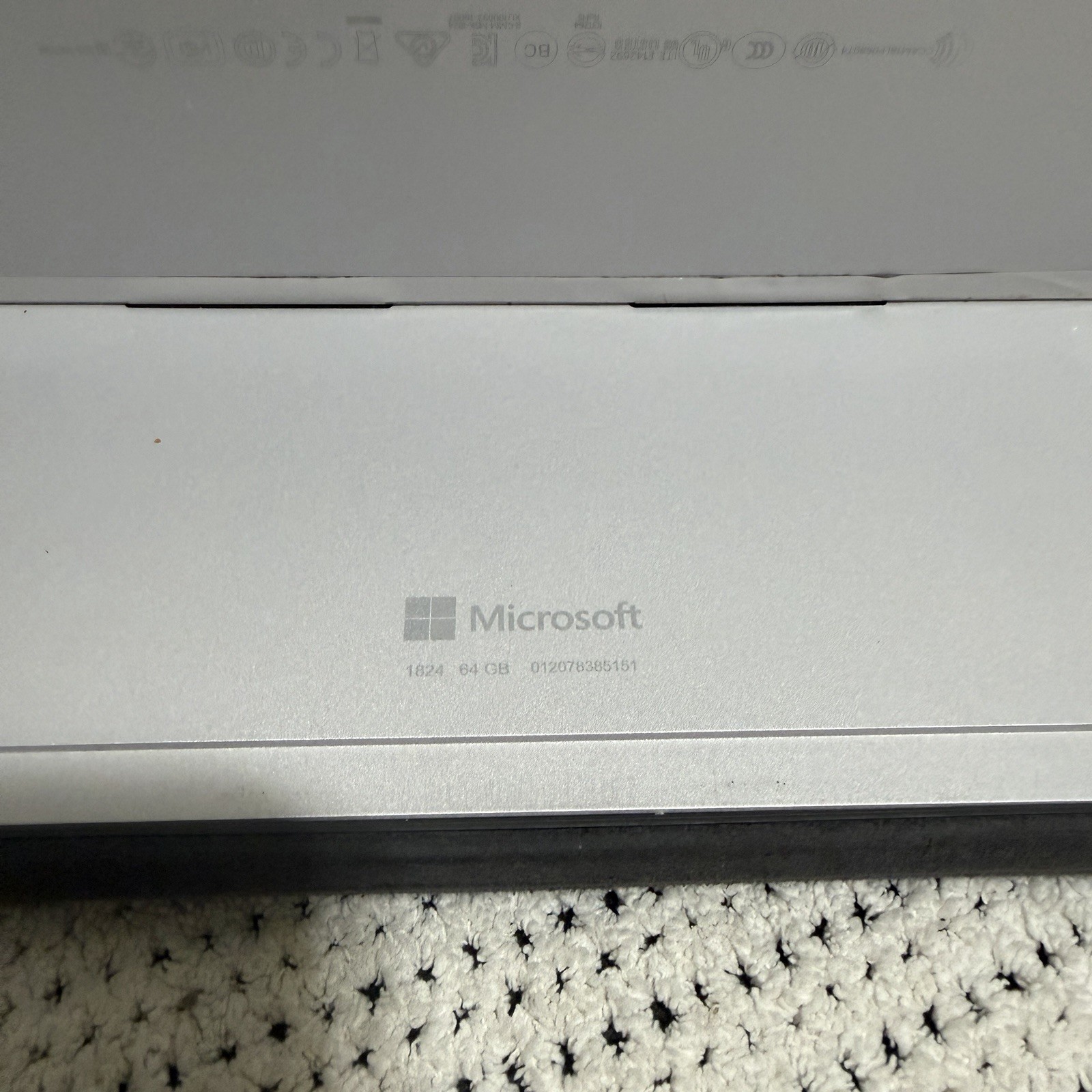 FOR PARTS Microsoft Surface Go Pentium 4415Y x4 1.60GHz 4GB RAM 64GB SSD READ!