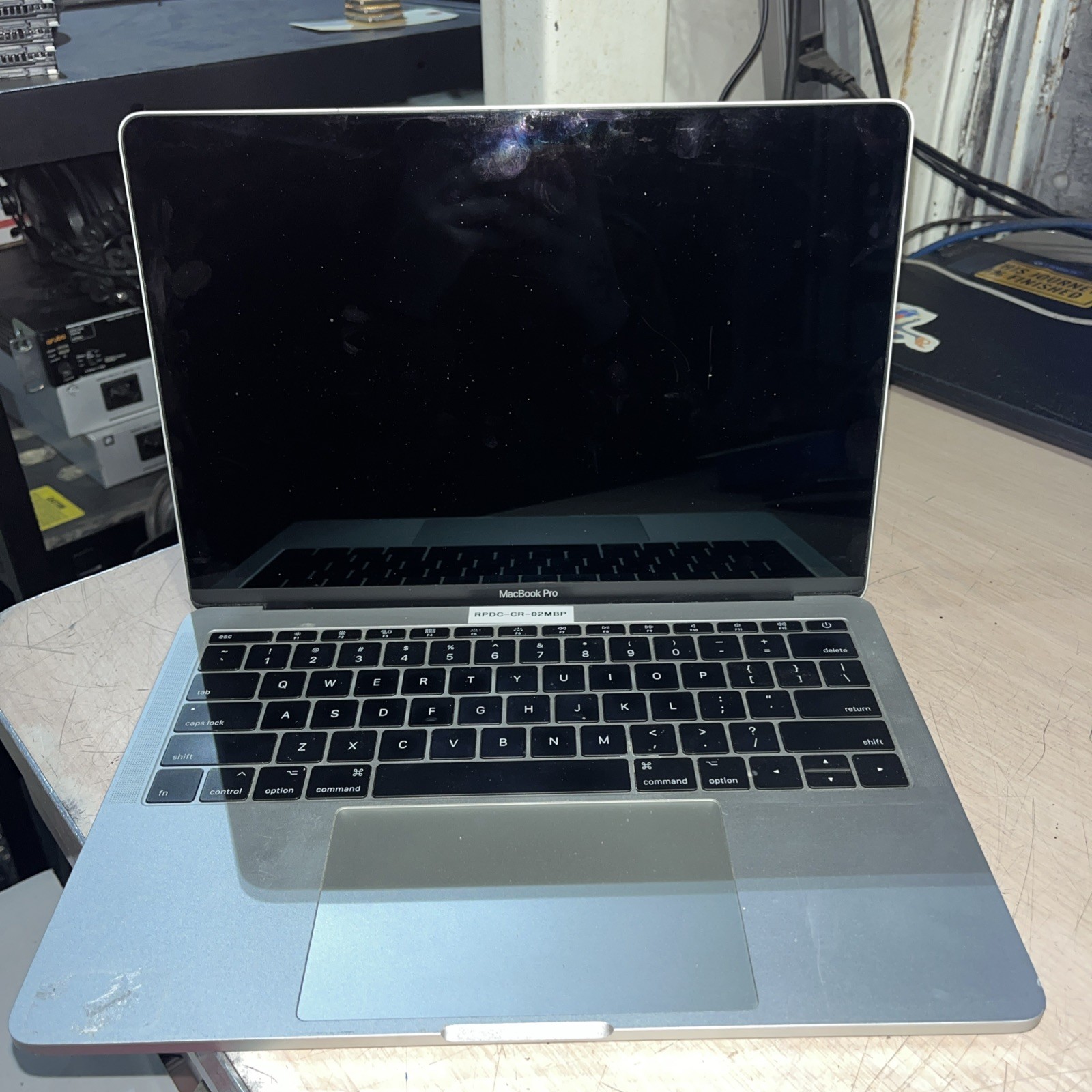APPLE MACBOOK PRO 13″ MID-2017 CORE I5-7360U 2.3GHZ 8GB RAM NO SSD