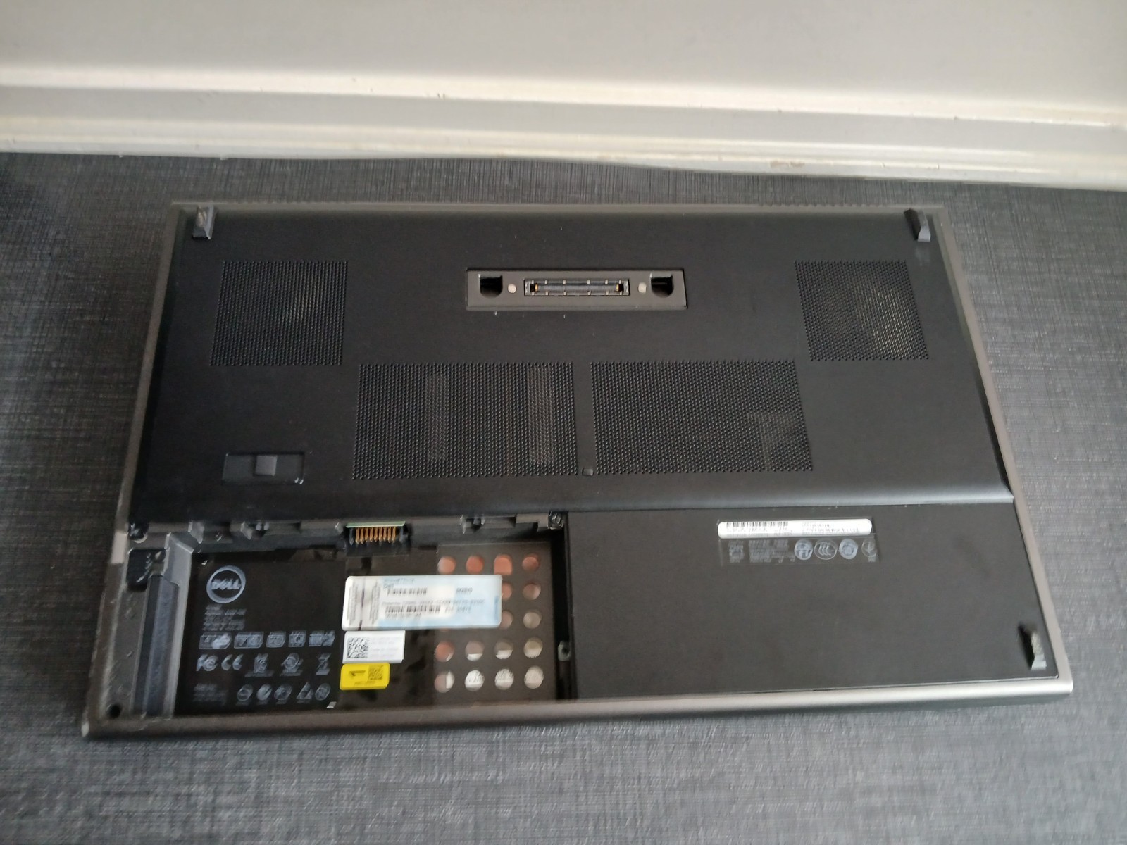 Dell Precision M6600 17.3″ i7-2860QM 32GB RAM 320GB HDD NVIDIA w/AC Adapter