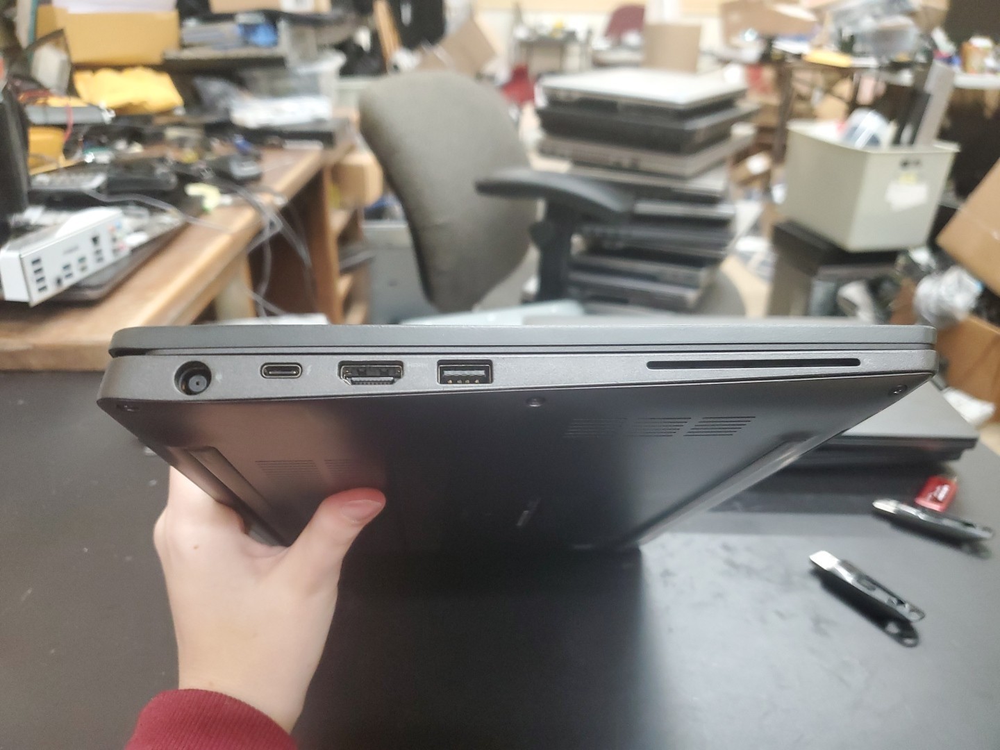 Dell Latitude 7400 14″ i5-8365U 8GB 256gb SSD Laptop W11P 123125-2