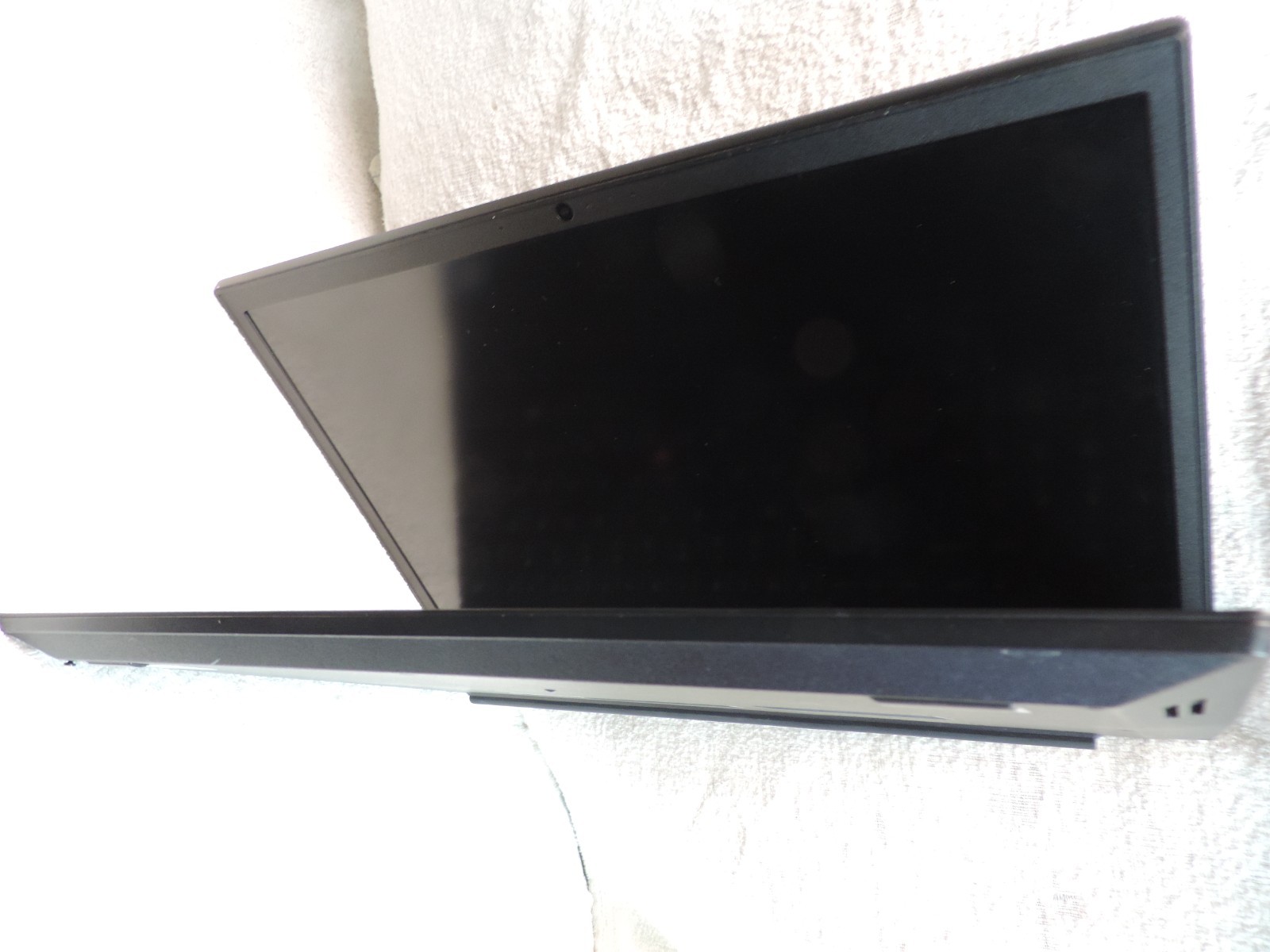 LENOVO THINKPAD E580 | INTEL i3-8130U memory 8GB No HD 15.6 in.