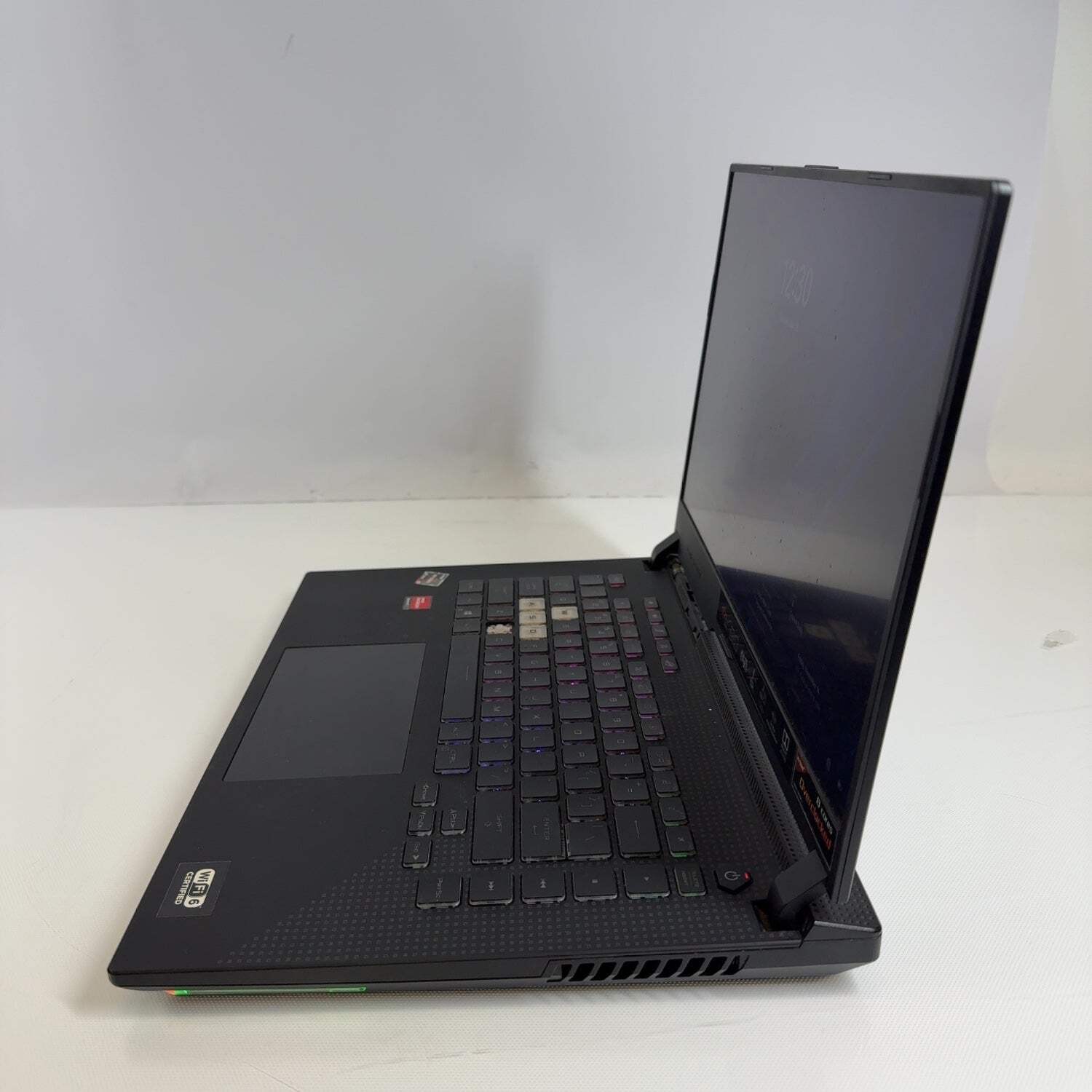 Asus ROG Strix G15 G513QY 15.6″ Ryzen 9 5900HX 3.3GHz 16GB RAM 500GB SSD RX 6800