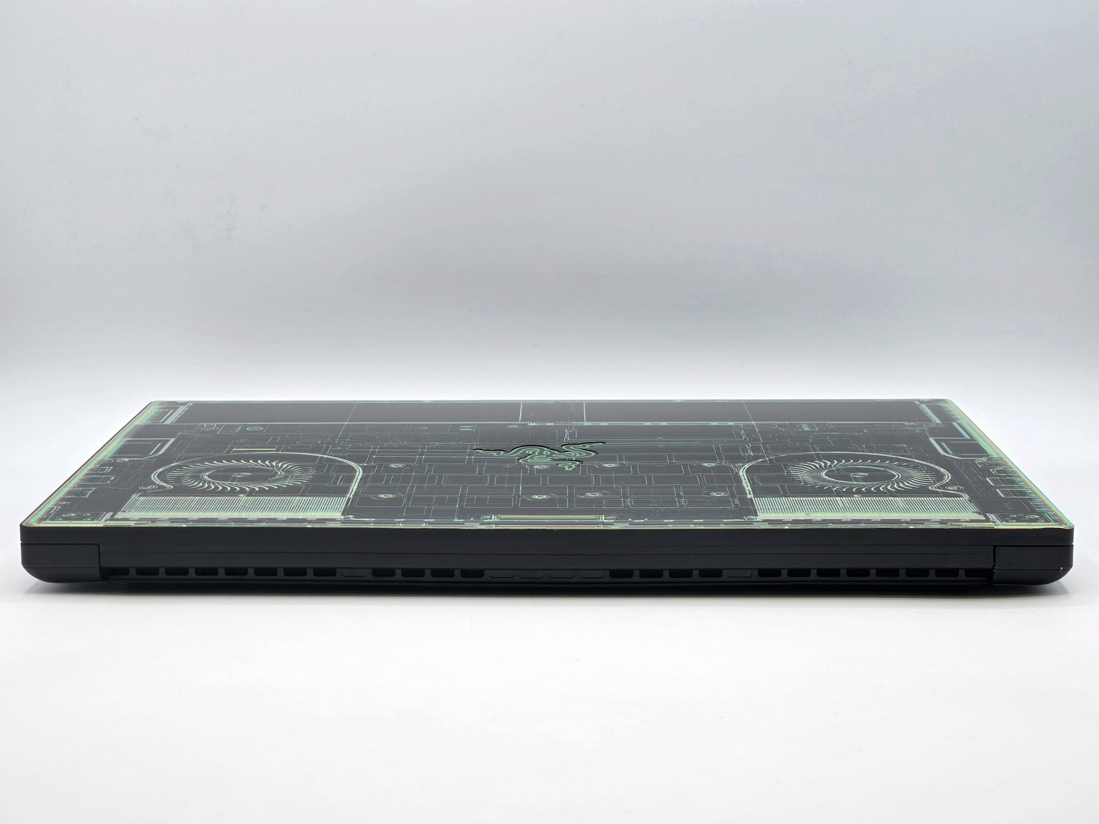 RAZER Blade 16” RZ09-0510x 16″ WQXGA I9-14900HX 1TB SSD 32GB W11 RTX 4080 240Hz