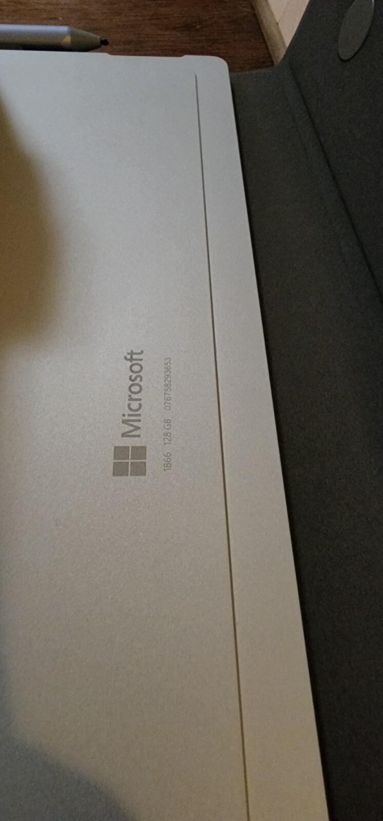 Microsoft Surface Pro 7 Bundle 12.3″ (128GB SSD, Intel Core i5-1035G4, 8GB
