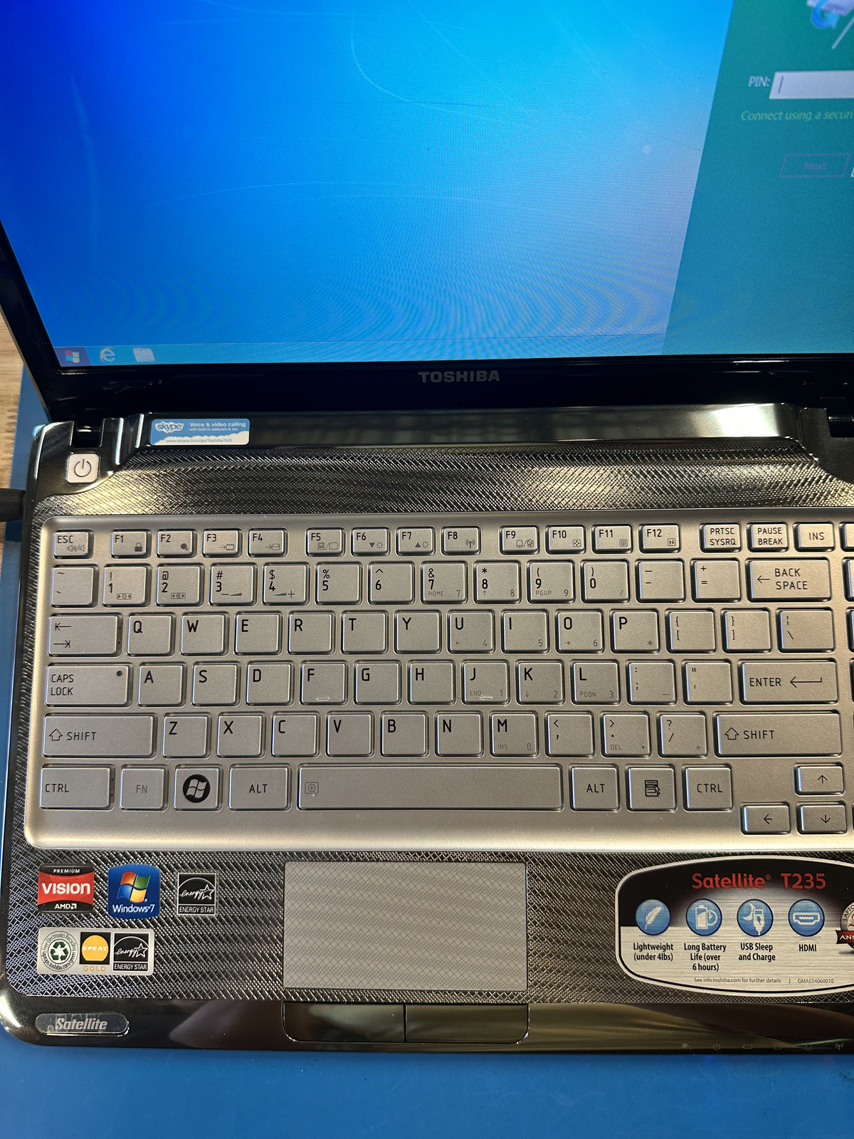 TOSHIBA Satellite AMD Turion Neo X2 L625/1.60GHz, 4GB DDR2 RAM,320GB HDD