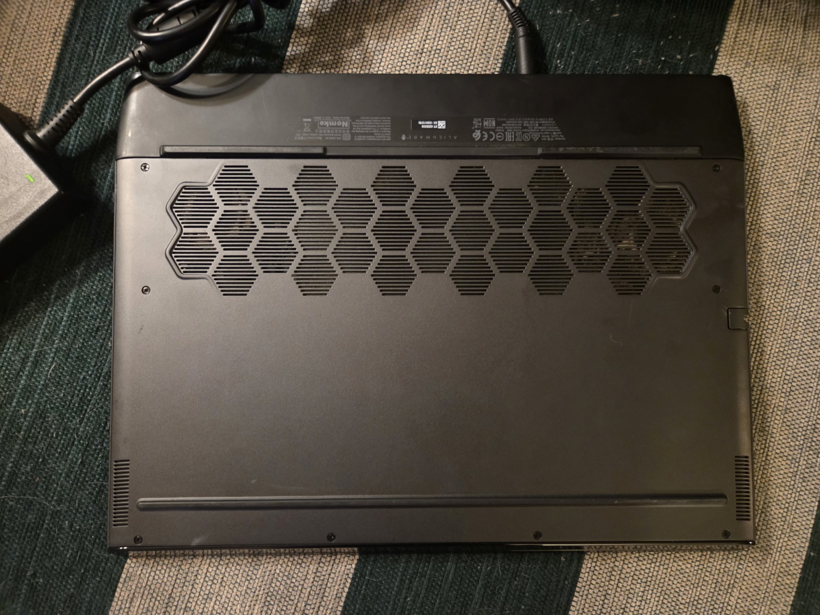 ALIENWARE M15 R2 | I5-9300H | 8GB RAM | 256gb SSD