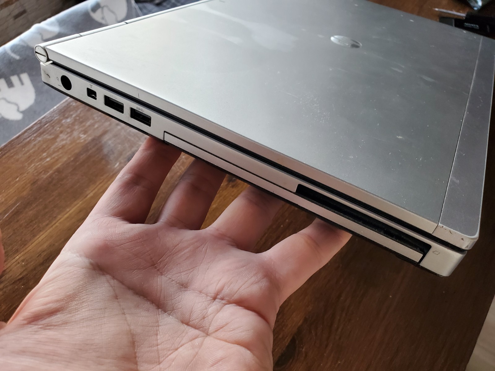 HP Elitebook 8460p Laptop – i5-2450M, 64gb SSD, 8gb RAM.