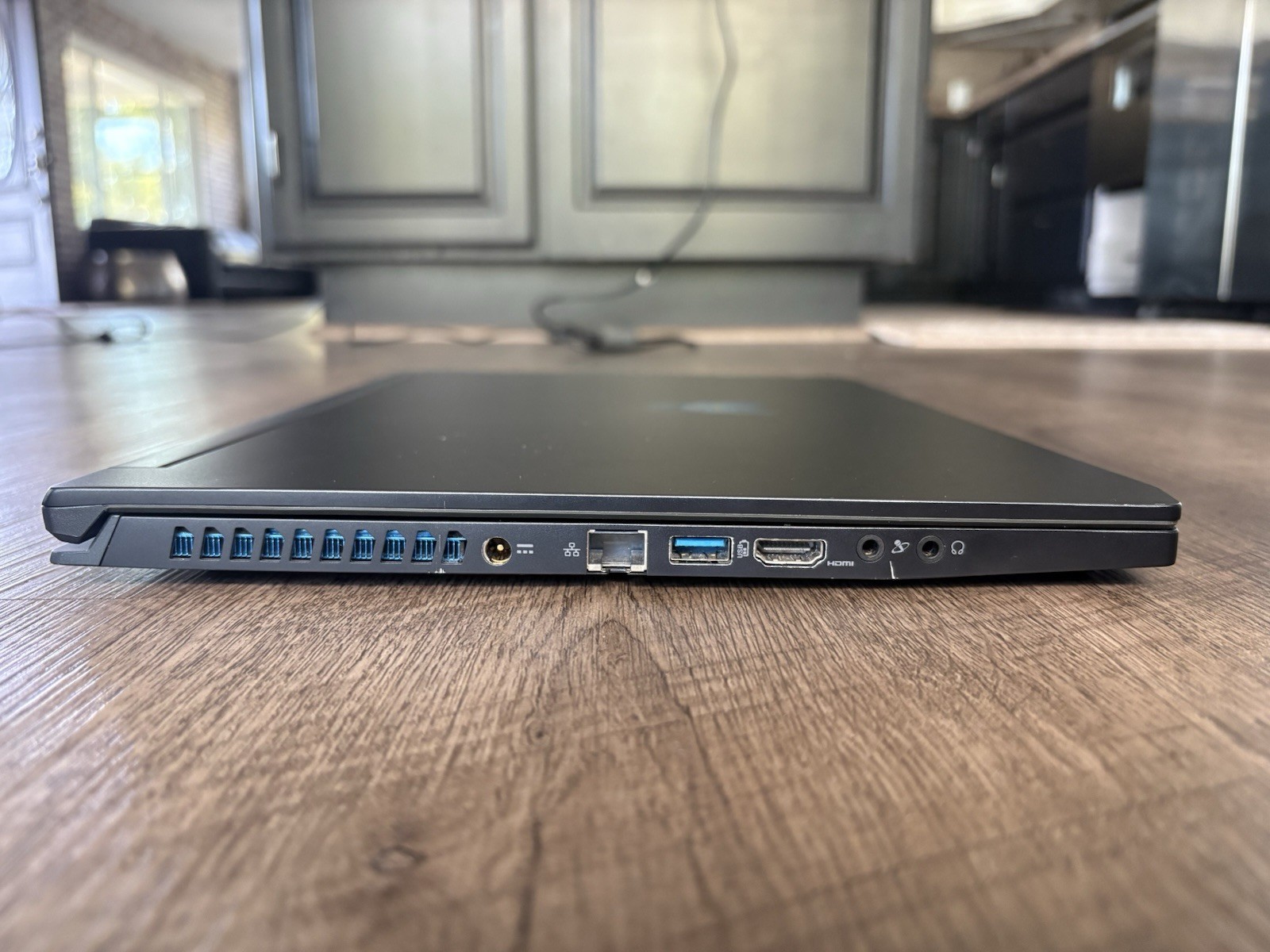 Acer Predator Triton 500 PT515-52-73L3 15.6″ (512GB SSD, Intel Core i7 10th…
