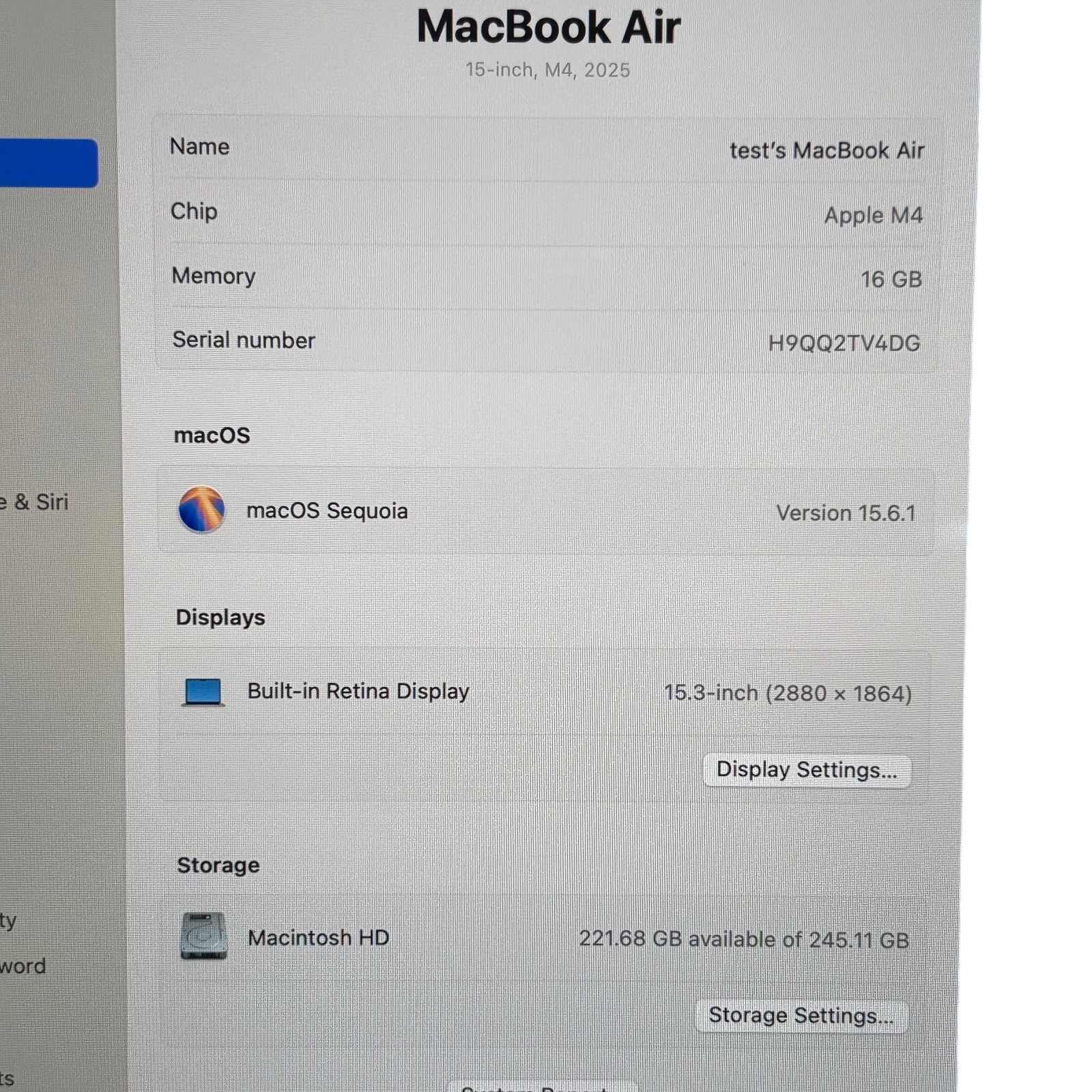 Apple MacBook Air 2025 A3241 MW1J3LL/A M4 Chip 4.4GHz 16GB RAM 256GB SSD 15.3″