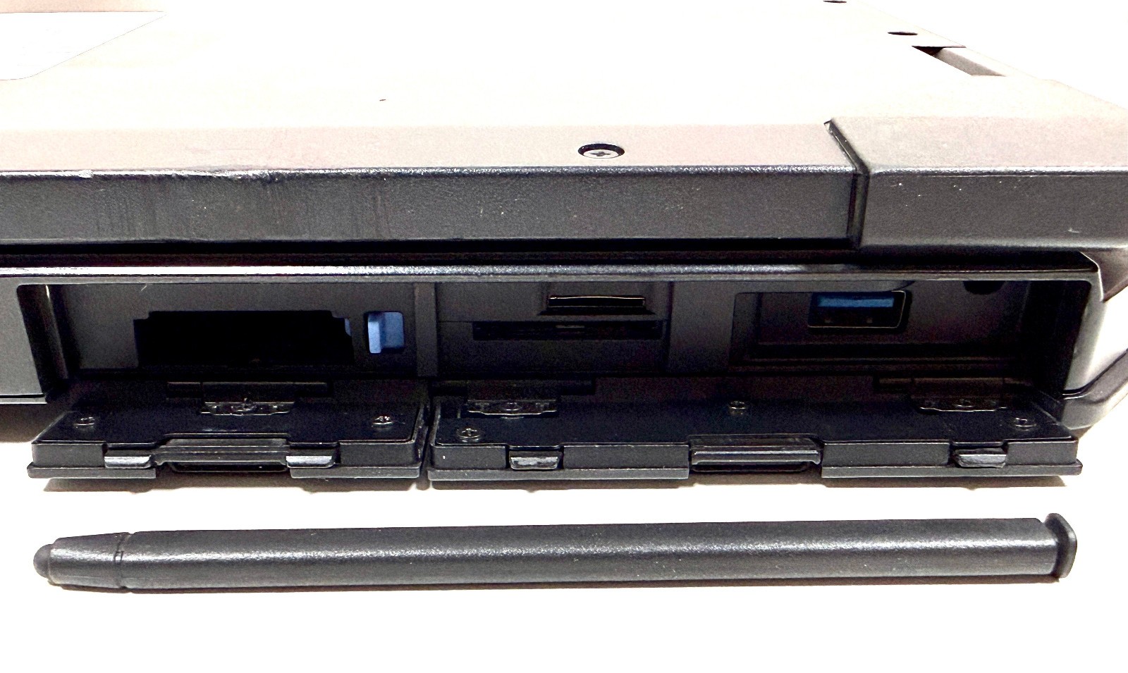 Dell Latitude 5420 Rugged 14″ Touch 1.7GHz Core i5-8350U 32GB RAM NO SSD or OS
