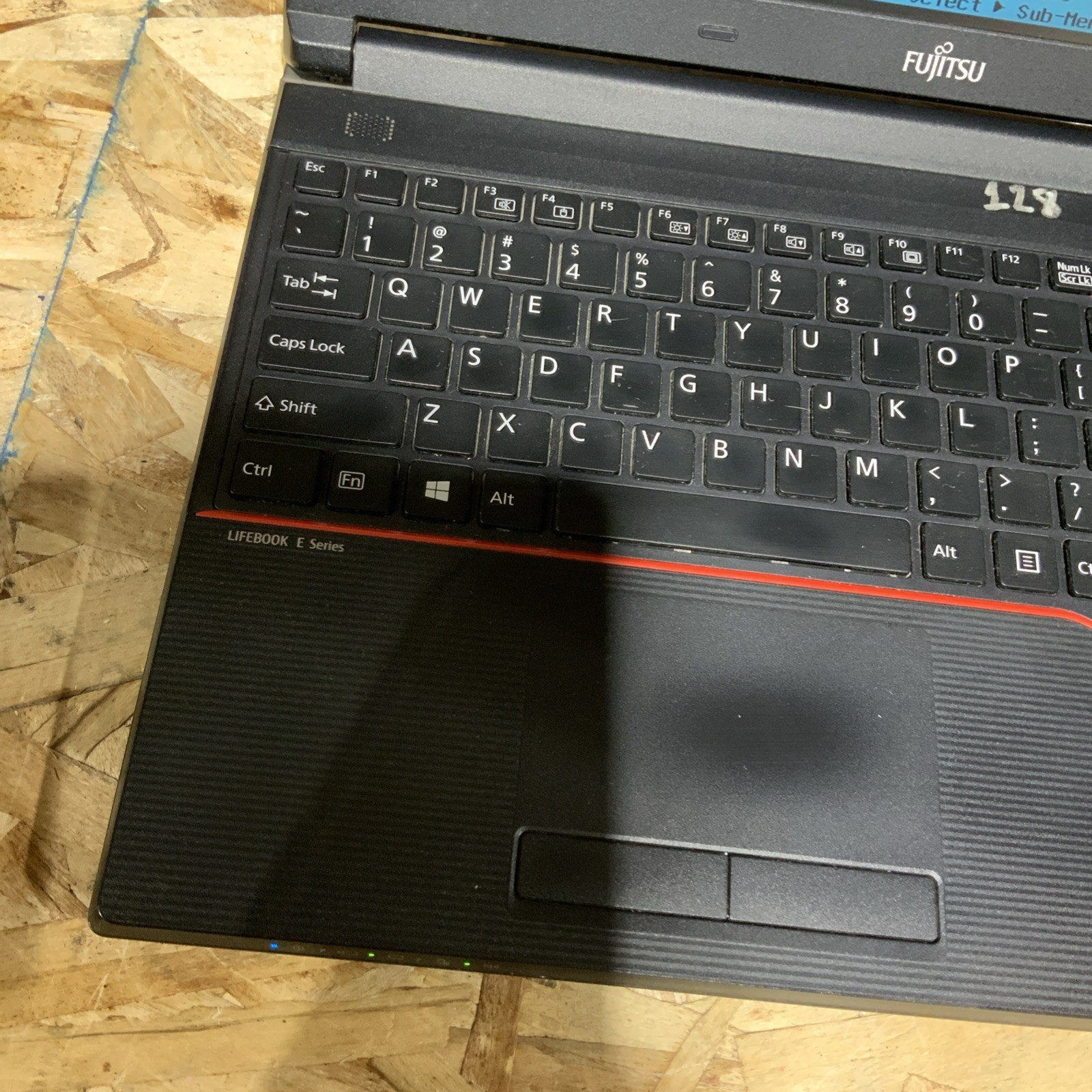Fujitsu Lifebook E557 Intel Core i5-7200U 2.50GHz 8GB RAM 128GB SSD Win B112