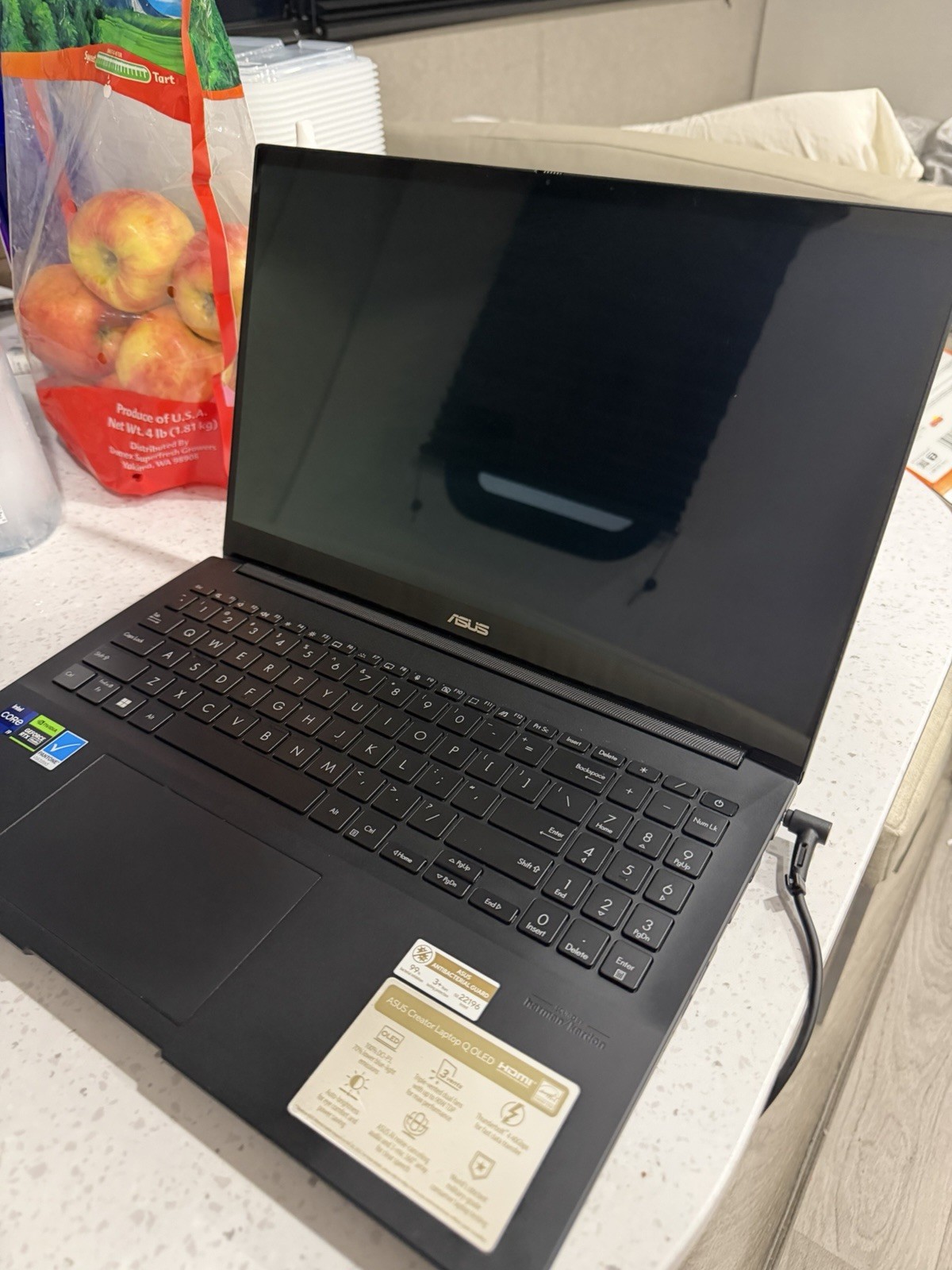 ASUS Creator Laptop Q OLED 15.6″ i9 16GB 1TB SSD RTX Win11 Black
