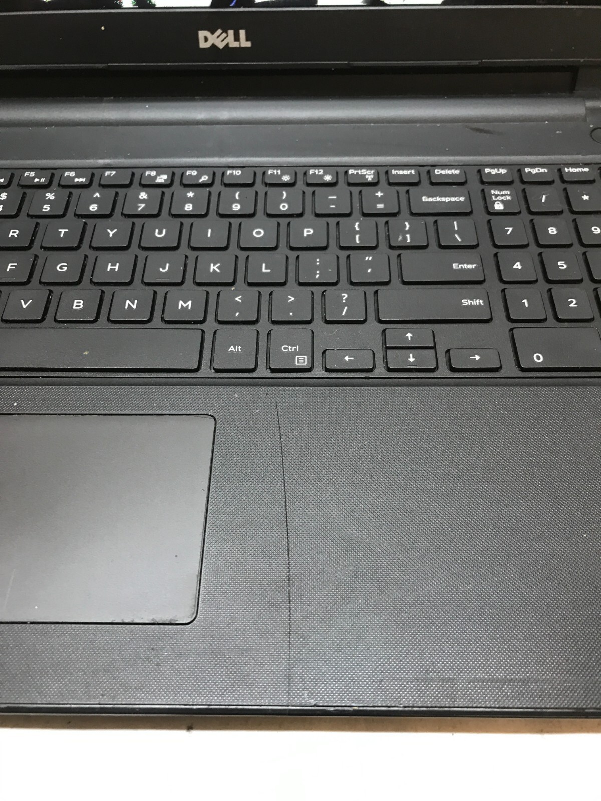Dell Inspiron 15 3567 15″ Laptop i3-7130U 4GB RAM NO HDD/OS Cracked For Parts DW