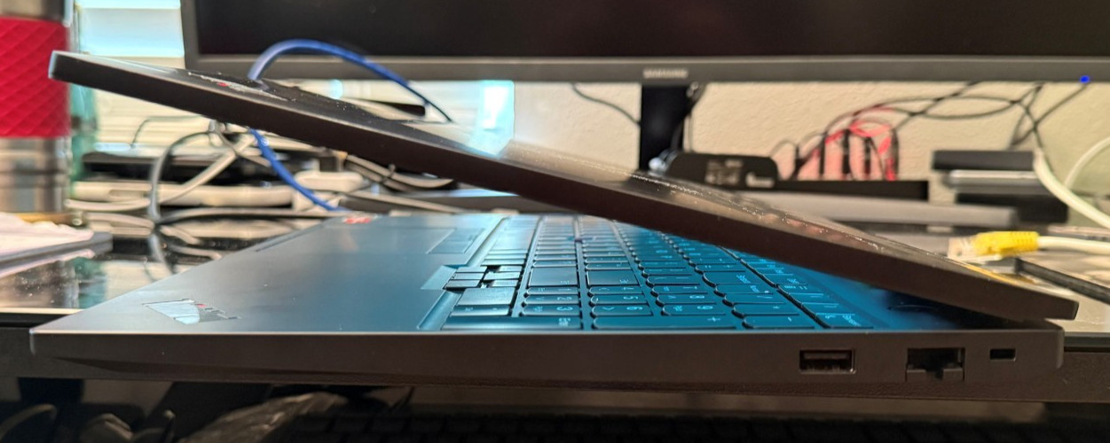 Lenovo ThinkPad E16 Gen 2/Ryzen 7 7735HS/64GB RAM/4TB SSD/Win 11 Pro/16″