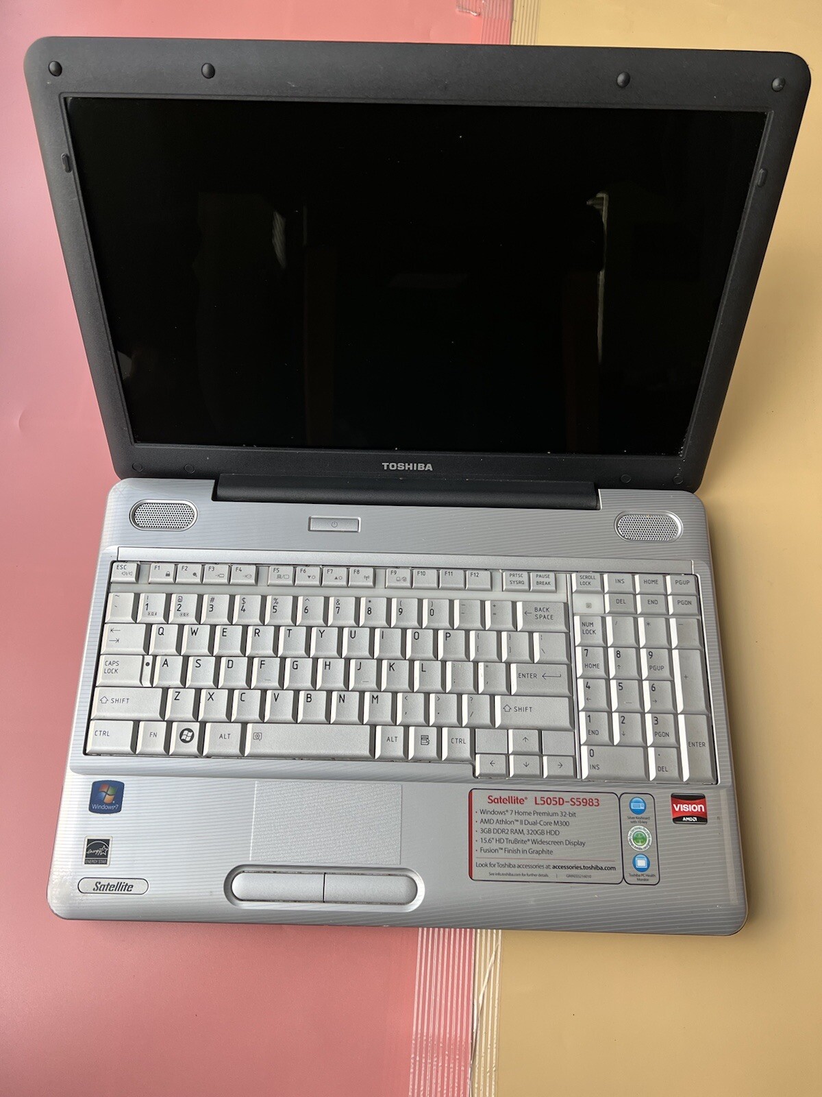 Toshiba Satellite L505D-S5983 AMD DUAL-CORE @ 2.0GHz 1GB RAM 0GB HDD PARTS