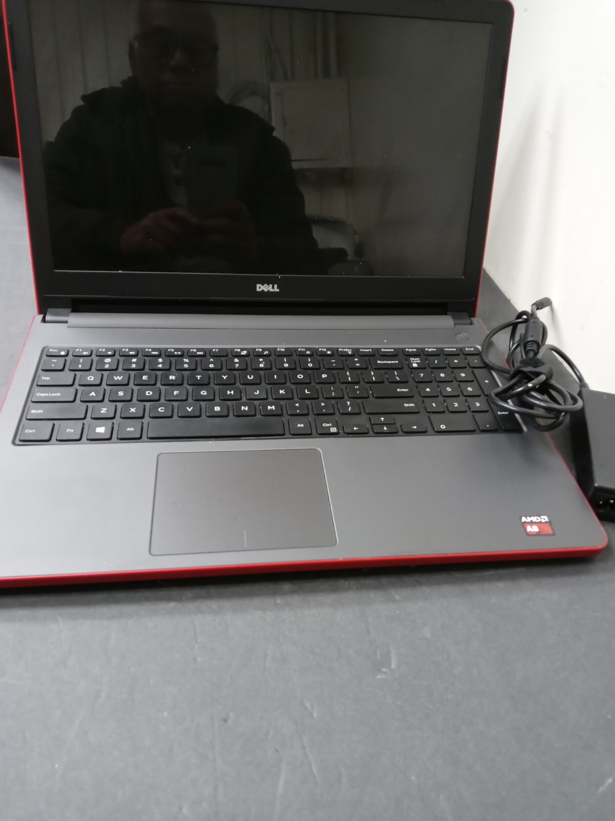 Dell Inspiron 15 5555 0TB SSD,8GB RAM AMD A8-7410 2.2 GHZ AMD Radeon R5 Graphics