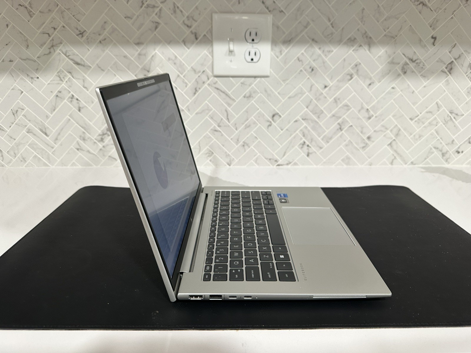 HP EliteBook 840 G9 14 in FHD i7 32GB 512GB SSD W11 Pro Laptop