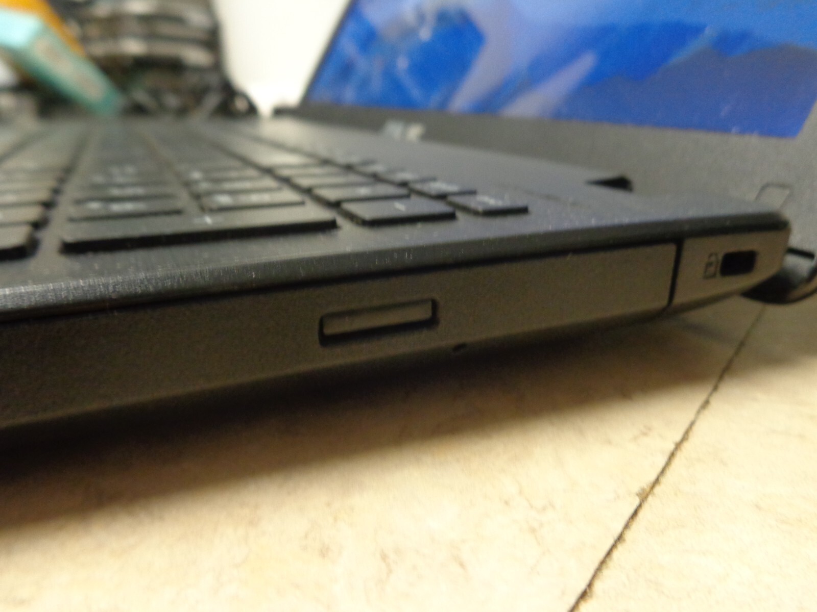 Asus D550MA-DS01 Intel Celeron N2815 1.86 GHz 4 GB RAM 500 GB HDD 15.6″ Win10