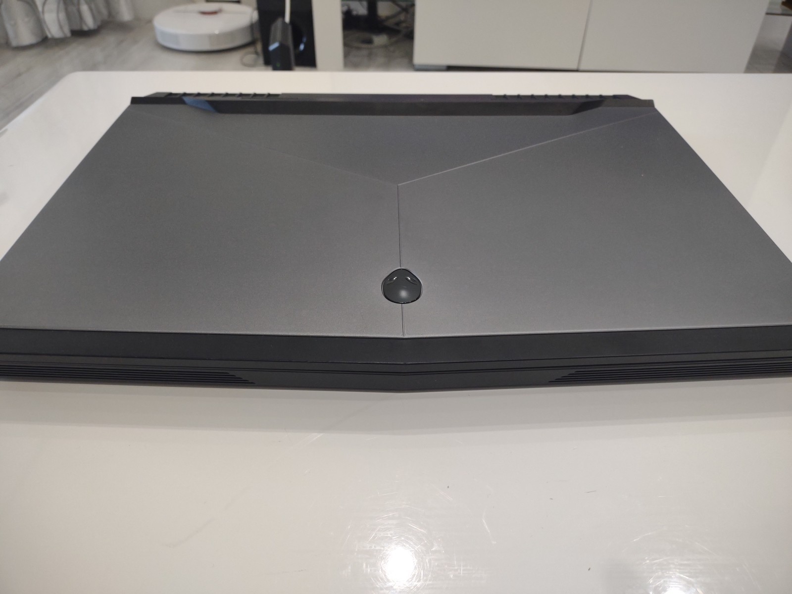 Dell Alienware 17 R4 Gaming 120Hz 2.90GHz i7-7820HK 16GB 1TB HDD GeForce GTX1080