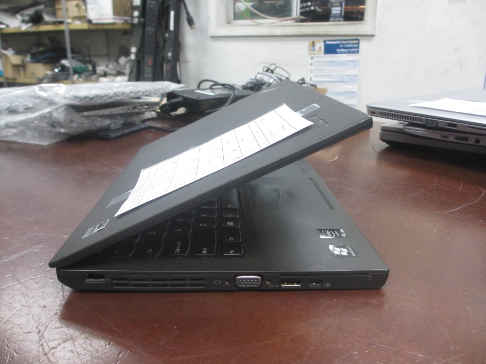 Lenovo ThinkPad X240 12.5″ 2.10Ghz i7-4600U 8GB 320GB WebCam Laptop [NO AC/OS]!!