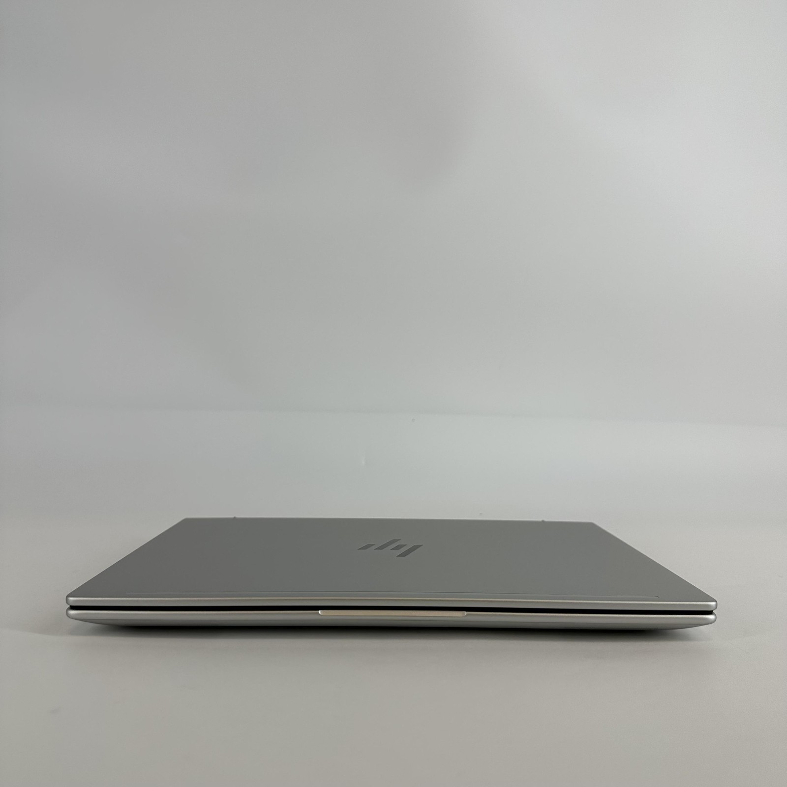 HP Elitebook 6 G1i 14 FHD+ 2.1 GHz Ultra 5 235U 16GB 512GB SSD Excellent