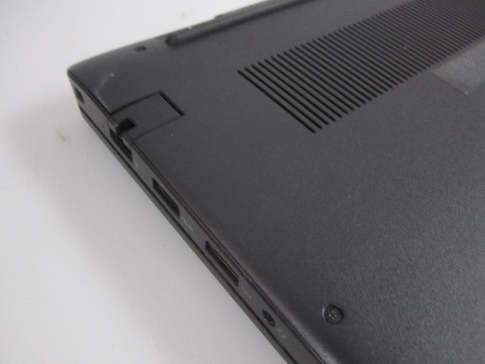 Dell Latitude 3420 I5-1135G7 2.40GHz 16GB 256GB M2SSD NO OS LAPTOP + AC_