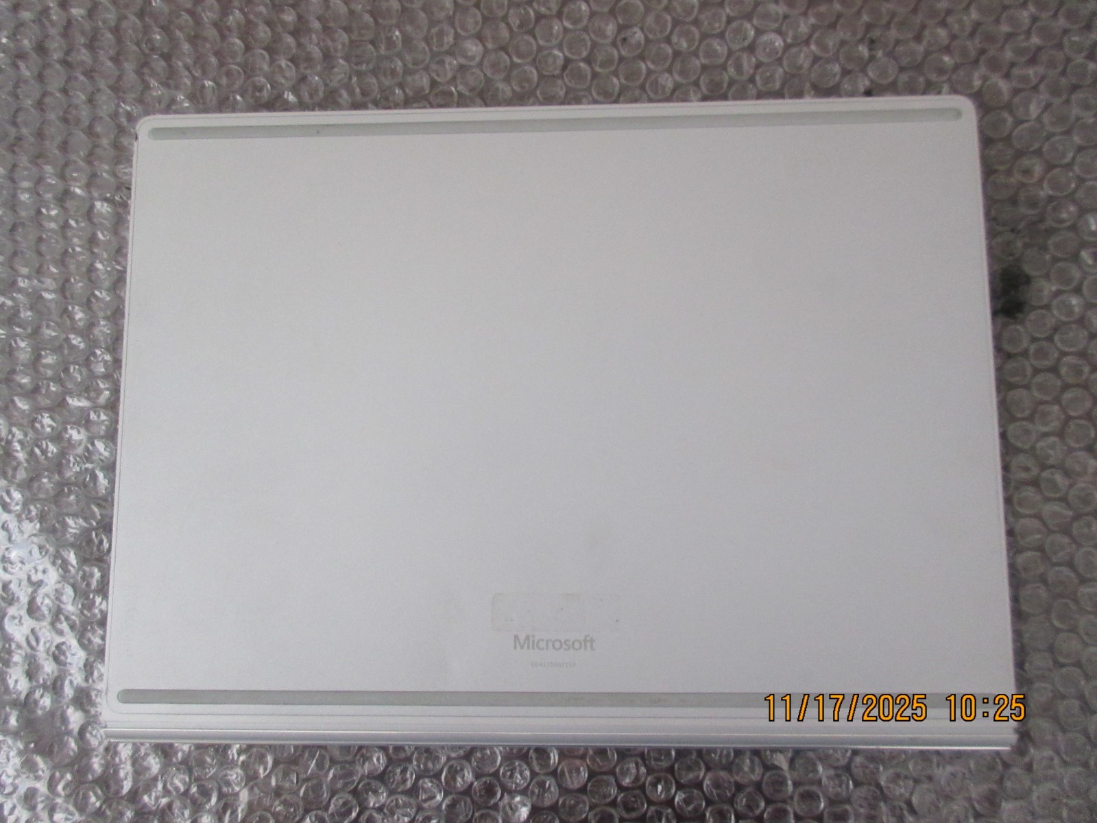 Microsoft Surface 2 Book 1832 Core i5-7th @ 2.6GHz 8GB RAM 256GB HDD Win10P.