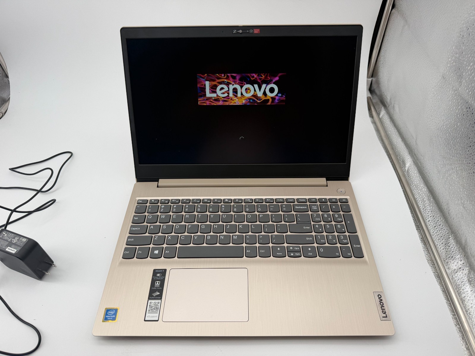 Lenovo Ideapad 3 15IML05 15.6″ Pentium Gold 6405U 2.4GHz 4GB RAM 1TB HDD