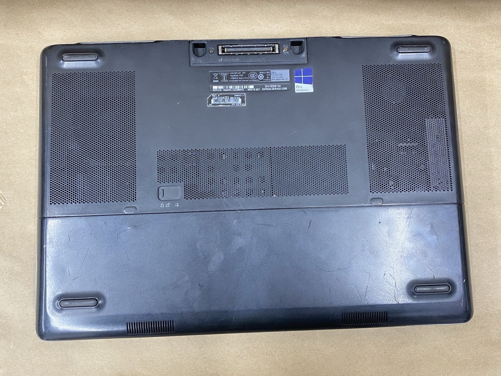 Dell Precision 7520 – 16″ 3840*2160 – E3-1575M – 8GB – 128GB – Win 10 – READ