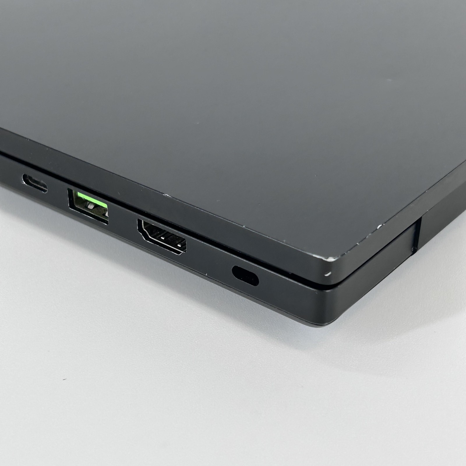 Razer Blade 18 240Hz QHD+ 2.2 GHz i9-13950HX 32GB 1TB/1TB NVIDIA RTX 4090 Good