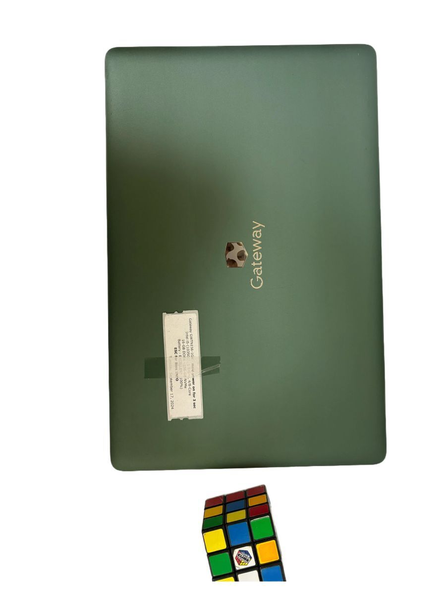 15.6” Gateway gwtn156-1gr Green 15.6 Intel Core i5-1035G1 16GB RAM 256GB SSD